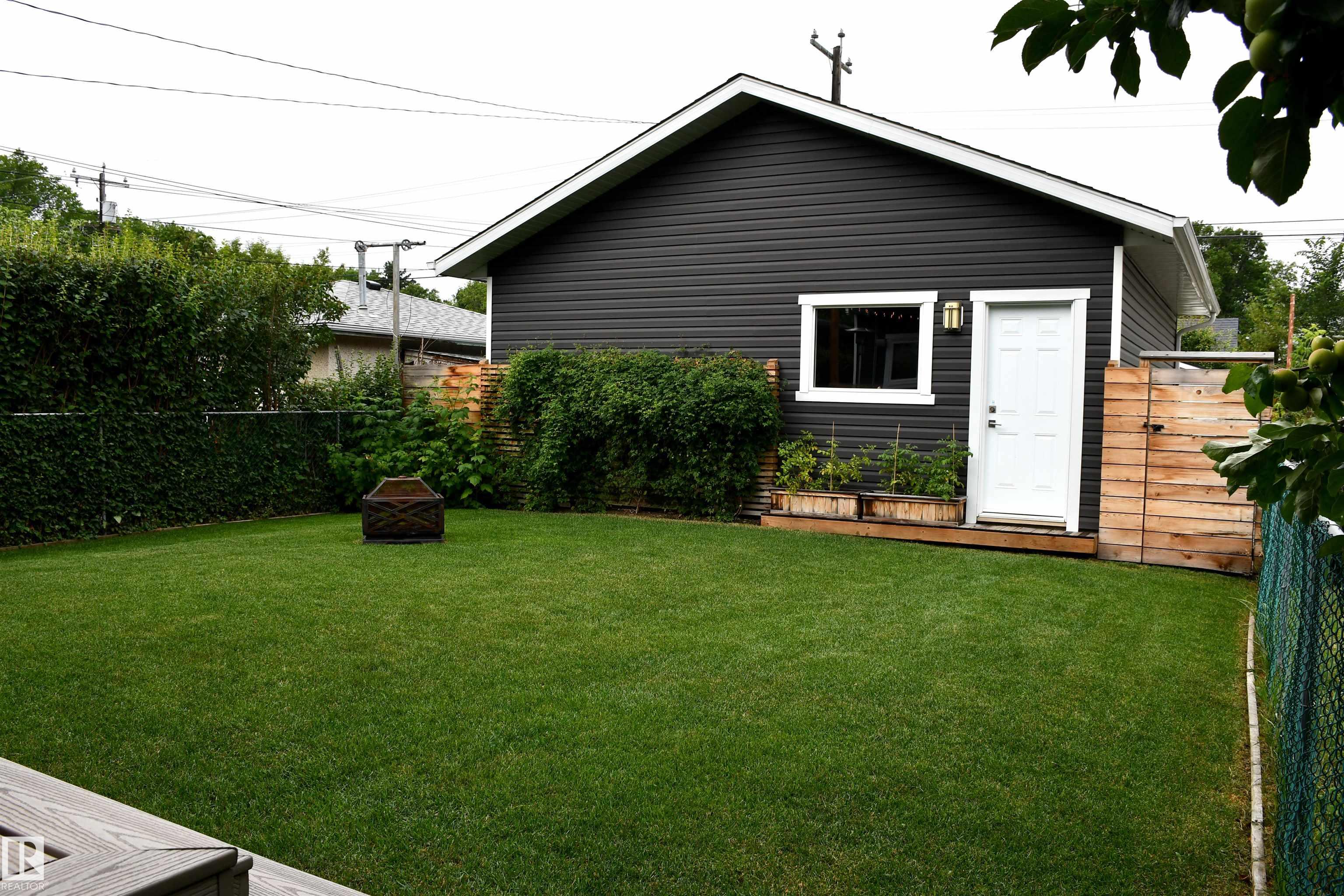 Photo 44 at 11324 87 Street NW, Parkdale, Edmonton
