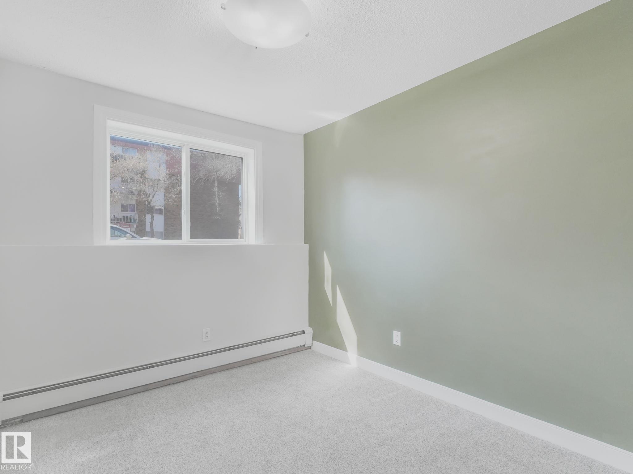 https://zimg.paragon.ice.com/ParagonImages/Property/PM/RAE/225399812/23/0/0/417bf564795d7da072ec2091fc01d5e1/1/7153222e52971683393386827f6f573c/225399812-b713e1ca-21b6-406b-9bb8-80d7a5f2b89f.JPG