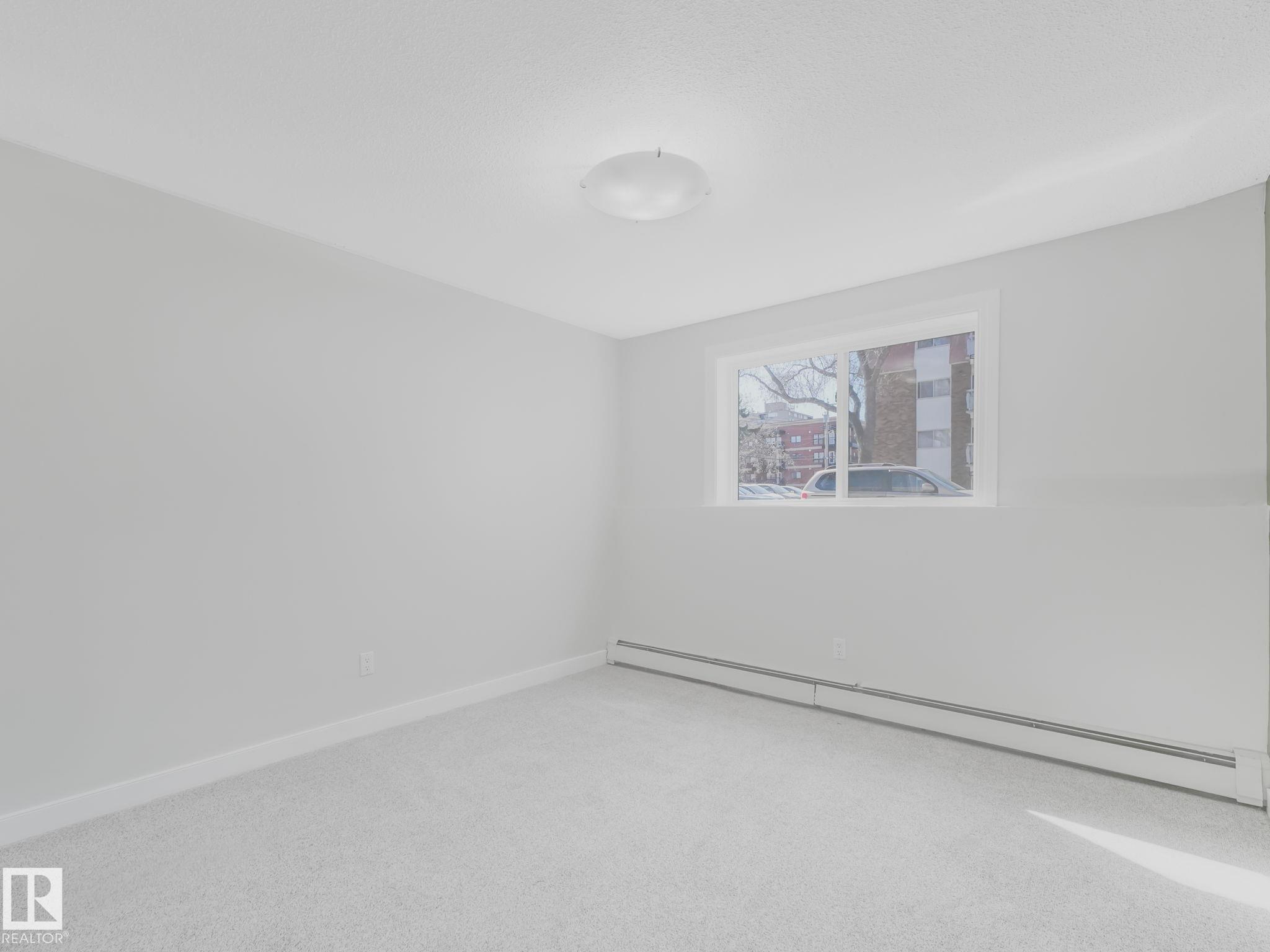 https://zimg.paragon.ice.com/ParagonImages/Property/PM/RAE/225399812/25/0/0/f6b1444a38d1a0f5a6087d7e3be50fca/1/7153222e52971683393386827f6f573c/225399812-5e182e1c-98bb-42ed-90a0-8160db838a86.JPG