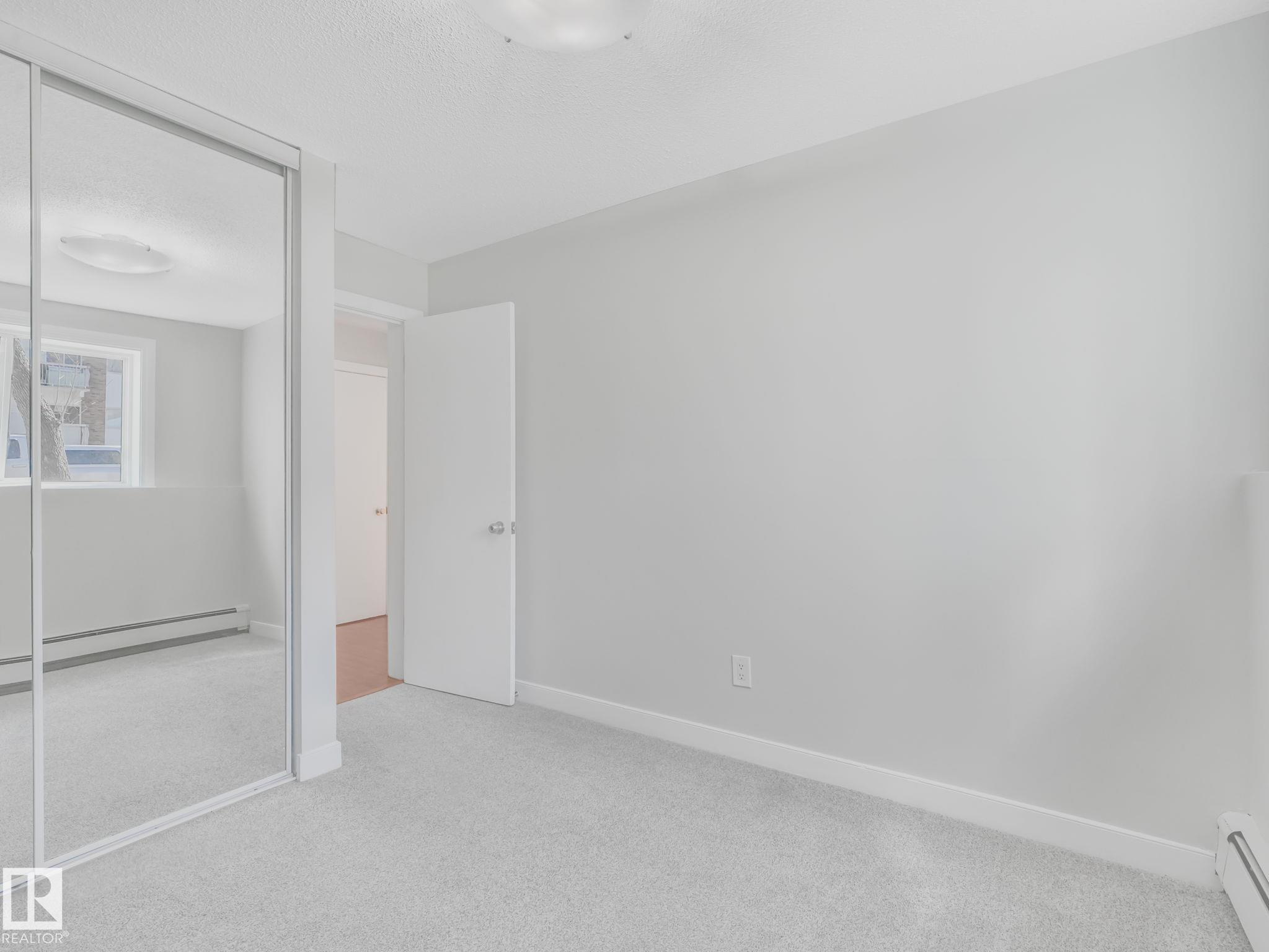 https://zimg.paragon.ice.com/ParagonImages/Property/PM/RAE/225399812/27/0/0/30be9d3ee009d16875e358540e4df345/1/7153222e52971683393386827f6f573c/225399812-032bcd02-b5a1-4f47-84fb-38750dcc8d00.JPG
