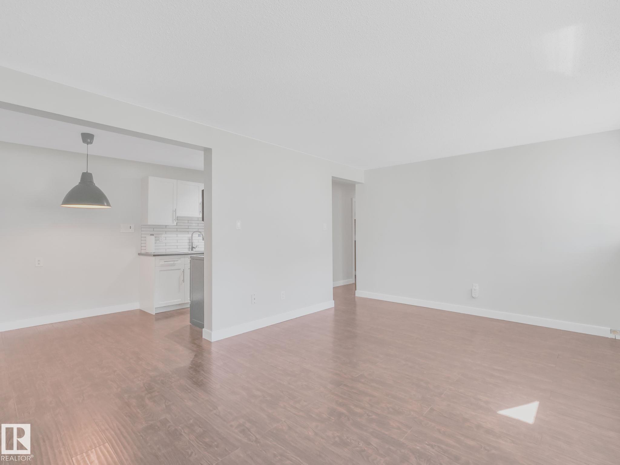 https://zimg.paragon.ice.com/ParagonImages/Property/PM/RAE/225399812/7/0/0/a6c6b2ed3739627799ba0d9cc0aee457/1/7153222e52971683393386827f6f573c/225399812-6acf0251-1de2-45af-a21c-957772177594.JPG