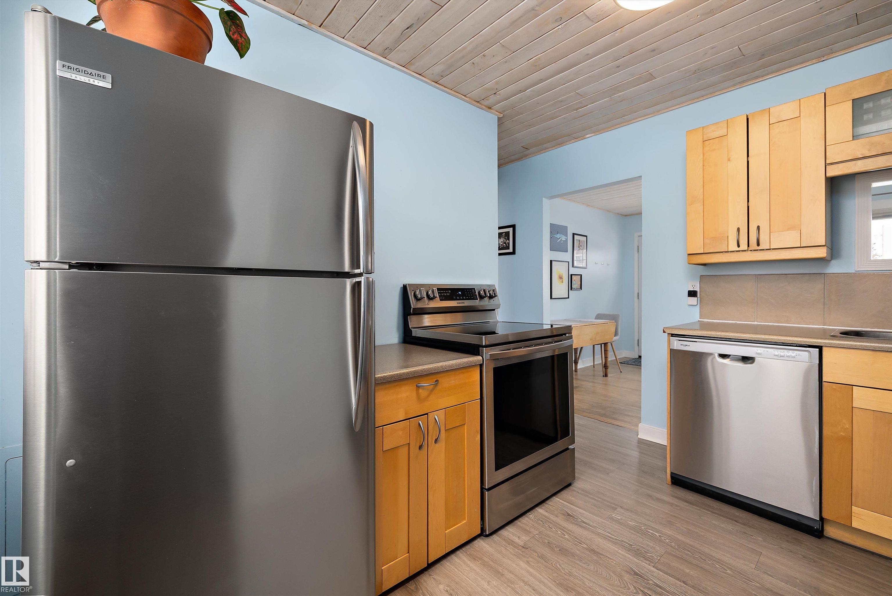 Photo 11 at 10536 162 Street NW, Britannia Youngstown, Edmonton
