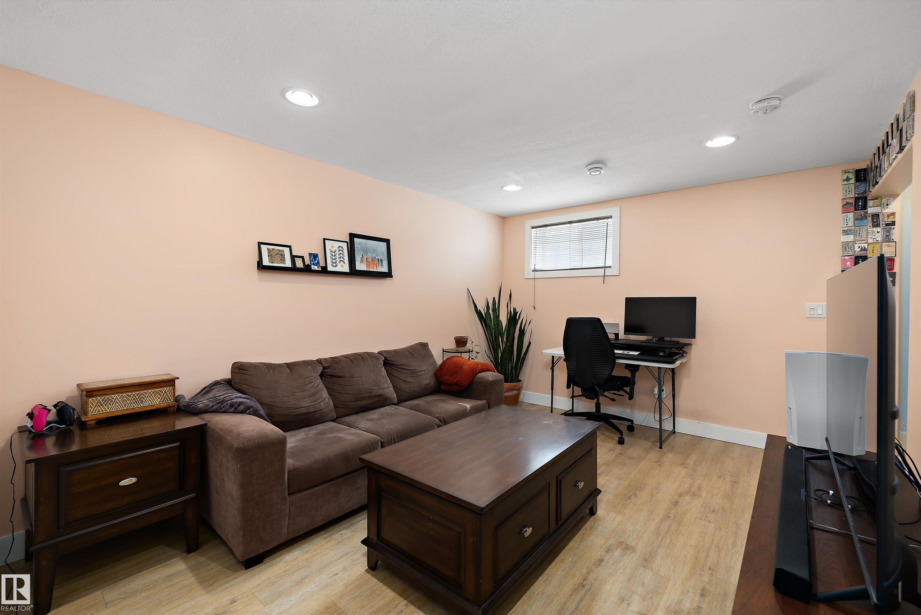 Photo 26 at 10536 162 Street NW, Britannia Youngstown, Edmonton