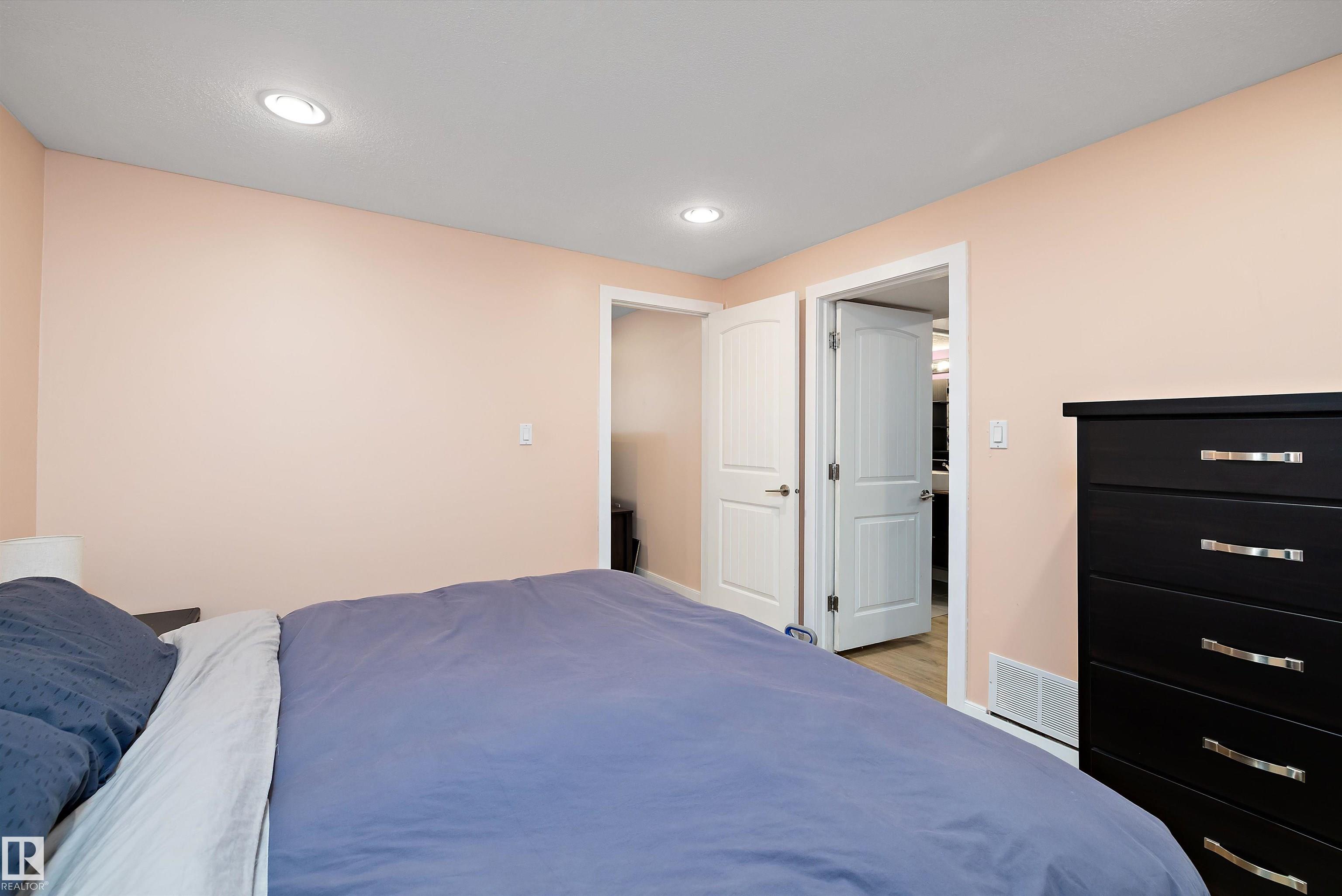 Photo 29 at 10536 162 Street NW, Britannia Youngstown, Edmonton