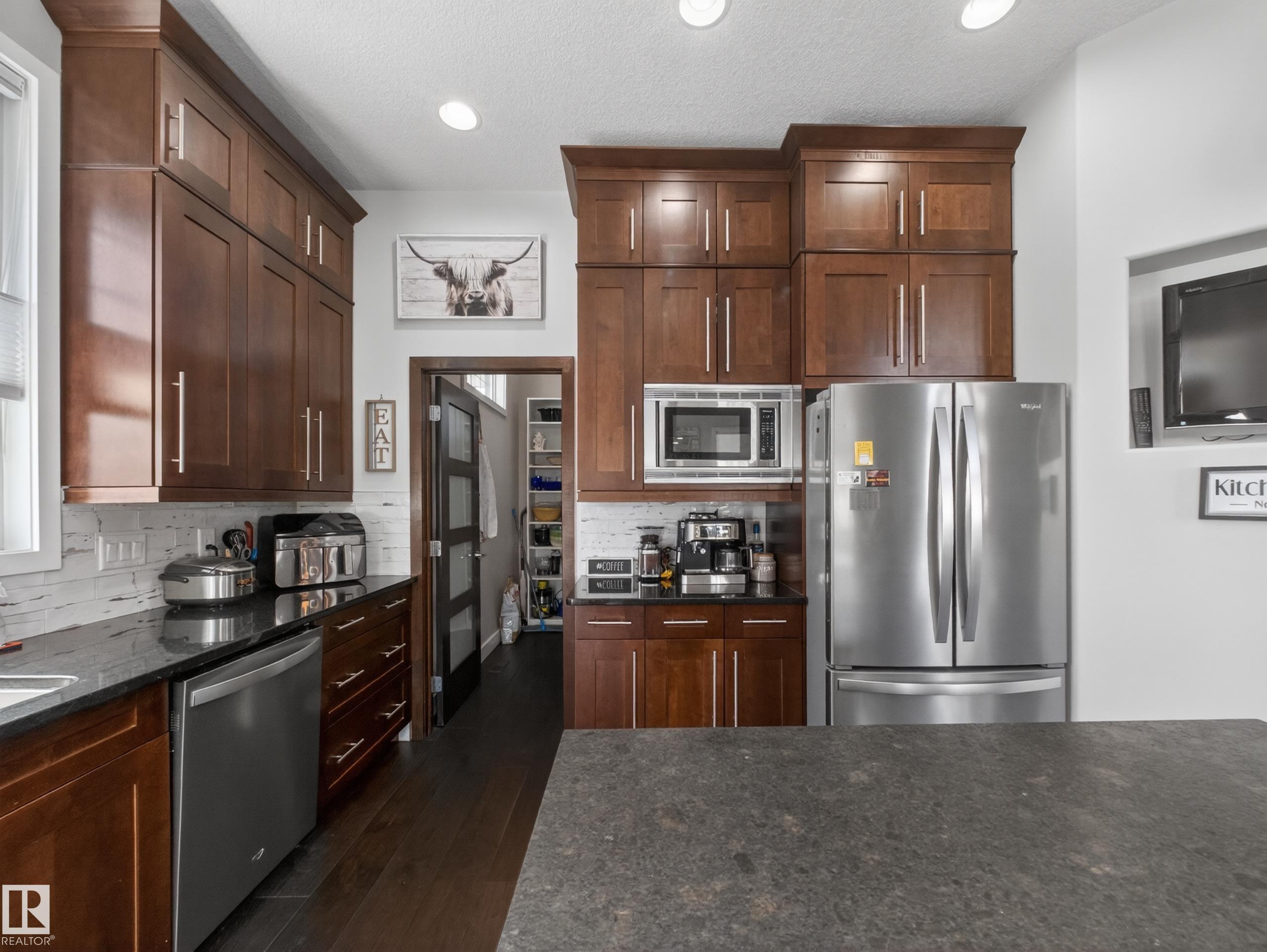 https://zimg.paragon.ice.com/ParagonImages/Property/PM/RAE/225399832/12/0/0/cdf7d9d4fc298734d3d3f9e443e911d0/1/c07cee6b6894d31eccc90ae2196876a2/225399832-4694f0d1-14df-4c5a-9eee-a987e762a5b5.JPG
