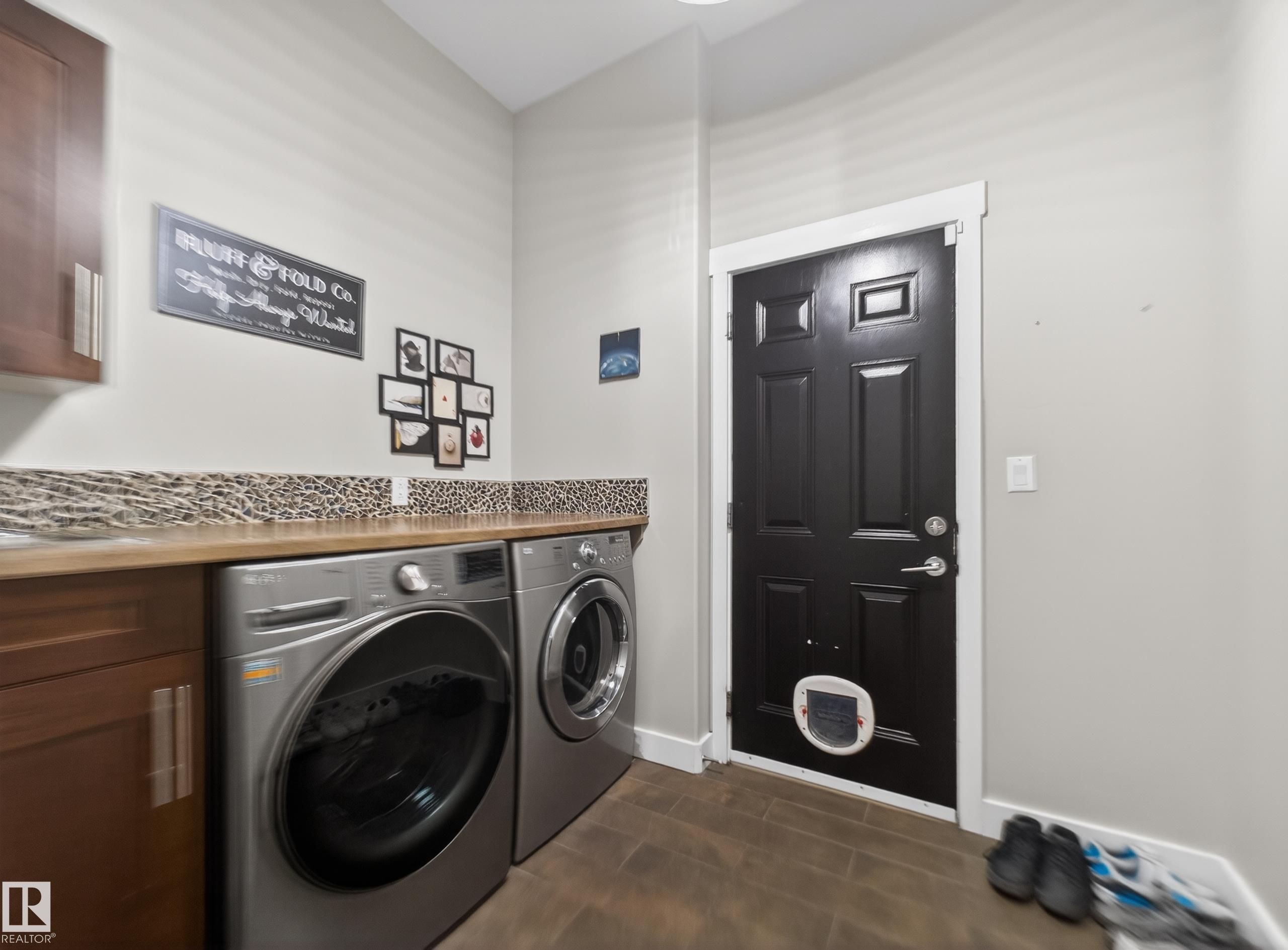 https://zimg.paragon.ice.com/ParagonImages/Property/PM/RAE/225399832/27/0/0/f09d863121f1989ec888cf8c7f07798e/1/c07cee6b6894d31eccc90ae2196876a2/225399832-bca4de25-221d-4e18-9620-e191569b26c8.JPG