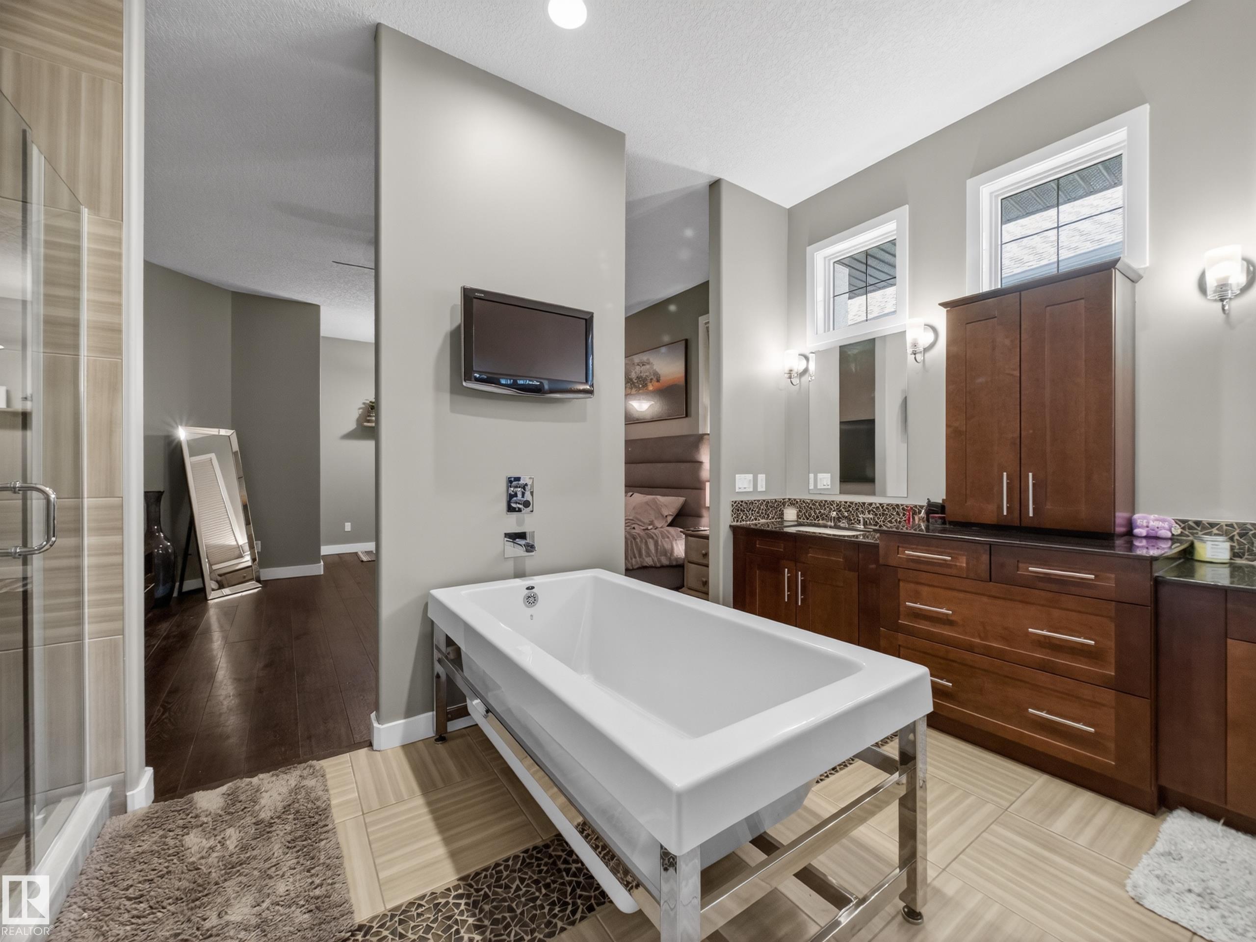 https://zimg.paragon.ice.com/ParagonImages/Property/PM/RAE/225399832/34/0/0/1d4ea4fa2b45032c8799d5928a0bd961/1/c07cee6b6894d31eccc90ae2196876a2/225399832-af1ced84-6c46-493b-96a4-85e9a216bfa6.JPG