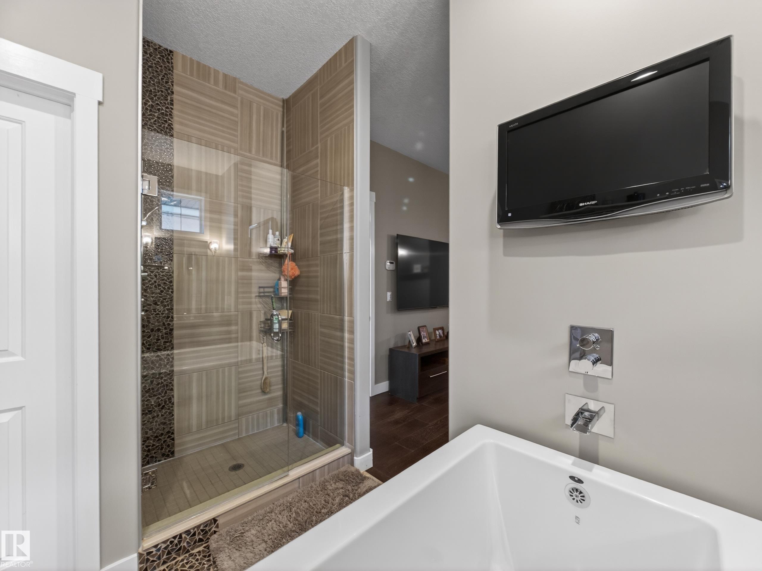 https://zimg.paragon.ice.com/ParagonImages/Property/PM/RAE/225399832/36/0/0/10c8174df30b0187443ffa09b6bc1f40/1/c07cee6b6894d31eccc90ae2196876a2/225399832-9f9ba8d3-2b09-45f2-9d86-6b626609c0bc.JPG