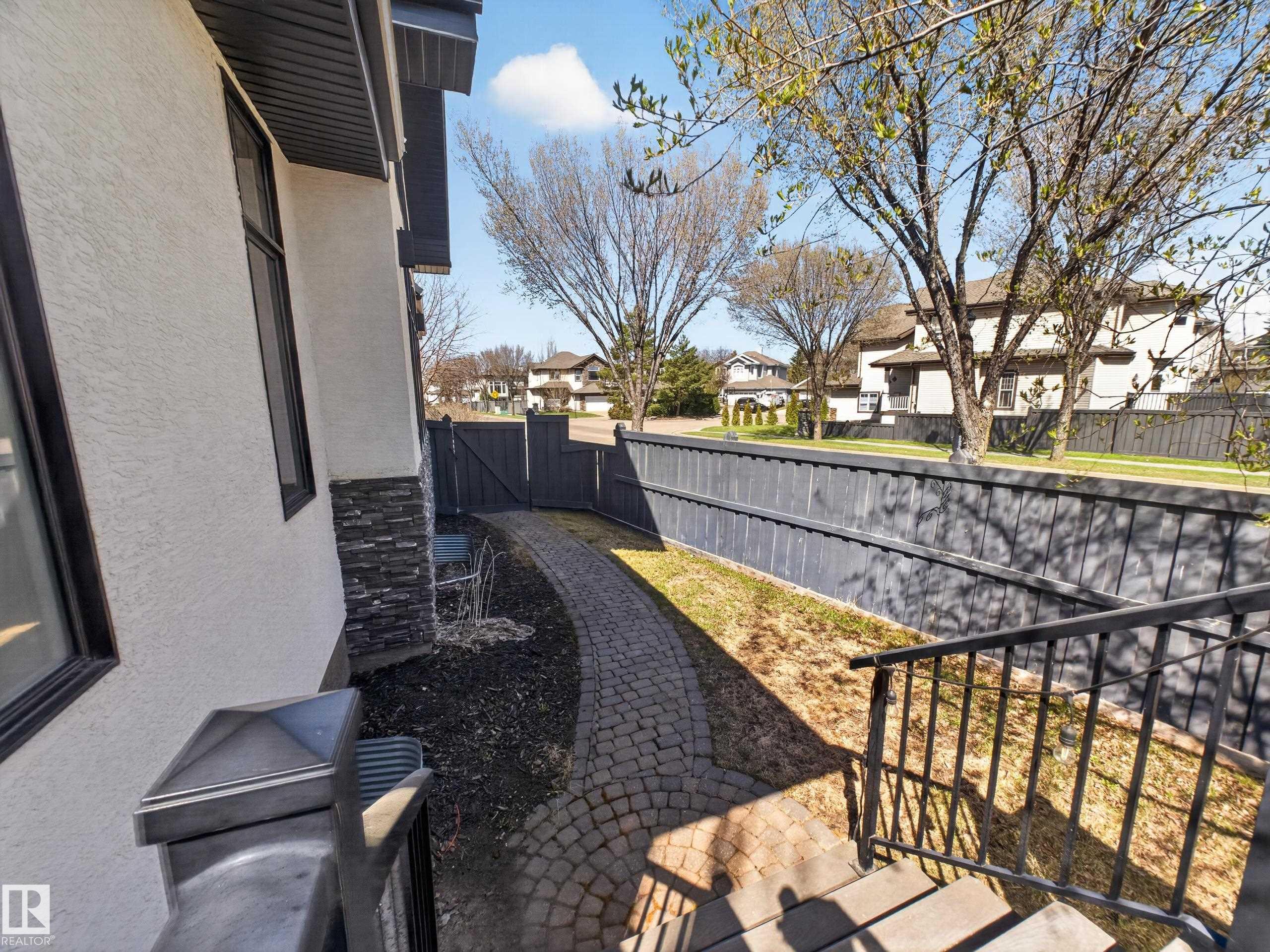 https://zimg.paragon.ice.com/ParagonImages/Property/PM/RAE/225399832/63/0/0/357d2958bcccc8e84da9c6892fb023d5/1/c07cee6b6894d31eccc90ae2196876a2/225399832-b9e46332-ee51-4c60-8219-42d209a83272.JPG