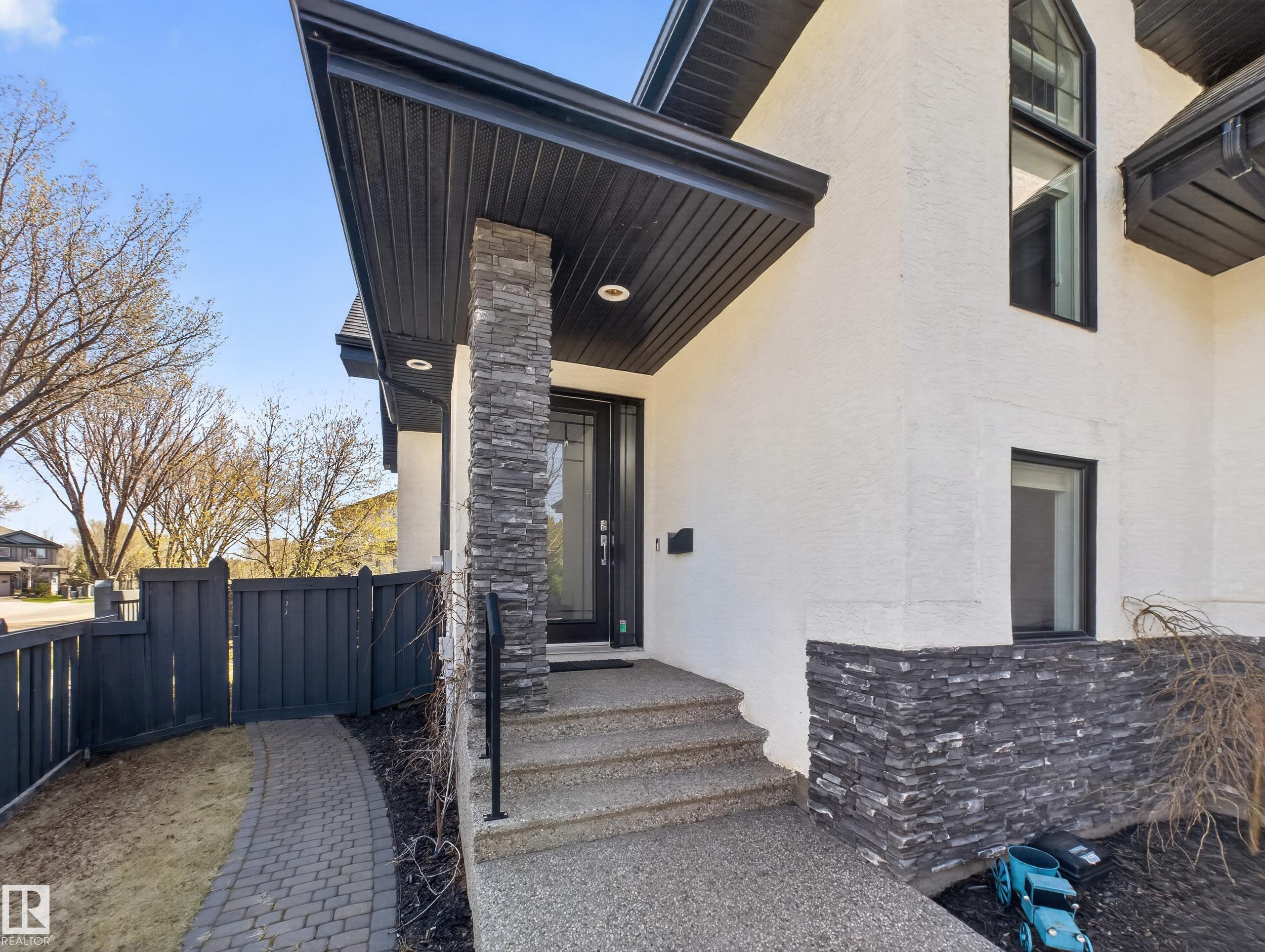 https://zimg.paragon.ice.com/ParagonImages/Property/PM/RAE/225399832/66/0/0/d4589e64be6056daec2b8ddb2f35f53c/1/c07cee6b6894d31eccc90ae2196876a2/225399832-364a606d-4f7a-4f3a-b95a-25bfae4ce7ef.JPG