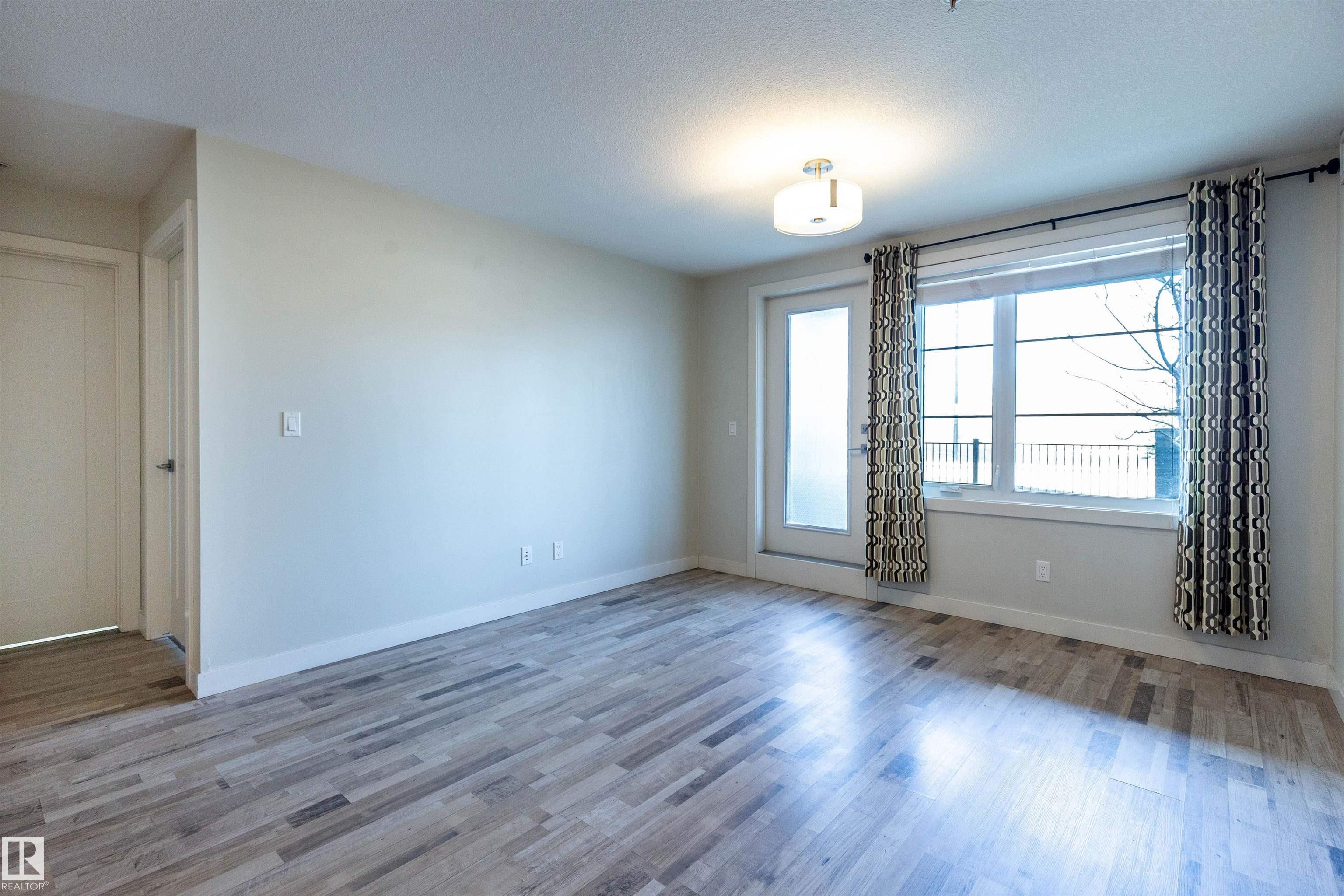 https://zimg.paragon.ice.com/ParagonImages/Property/PM/RAE/225399838/10/0/0/39e9568fc293616f145e51e7a9bad060/1/975844266d4f7958035cfc7f5e0b30bd/225399838-0576EA79-BC07-462C-A672-09C83700DE5C.JPG