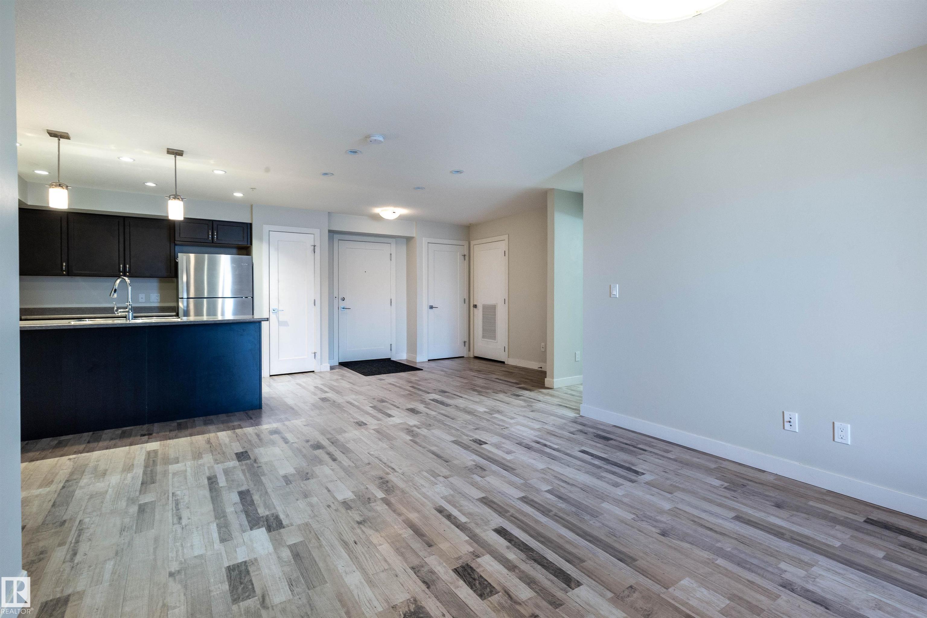 https://zimg.paragon.ice.com/ParagonImages/Property/PM/RAE/225399838/9/0/0/ab0d0af825bfa7295ebefd7b85345782/1/975844266d4f7958035cfc7f5e0b30bd/225399838-70A35CE9-DEB8-499B-B56A-9A1C6CA5C6A6.JPG