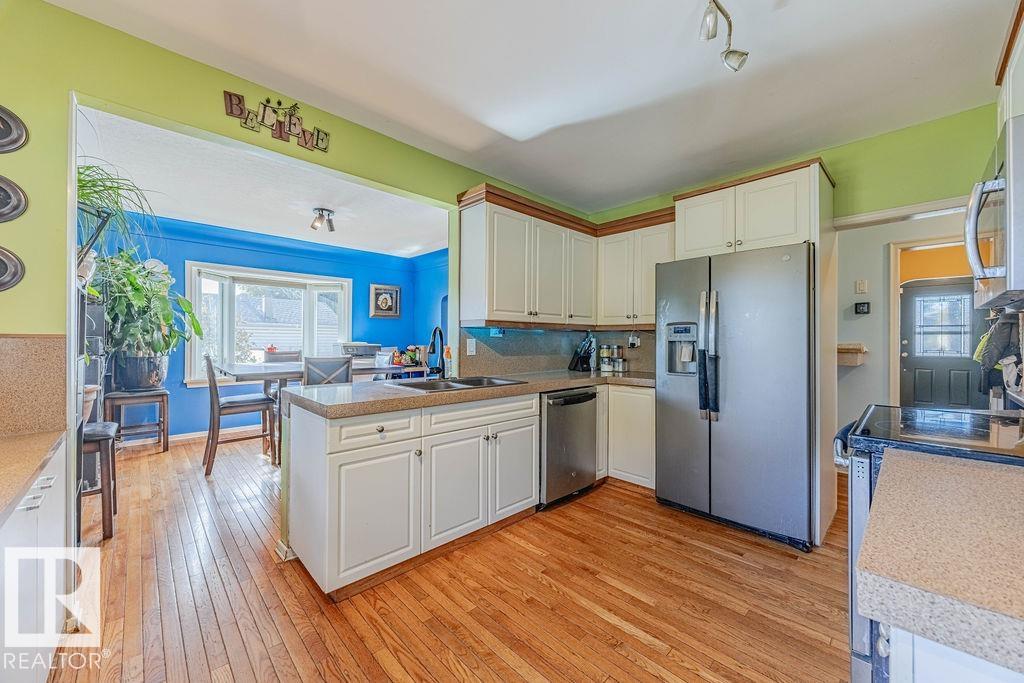 https://zimg.paragon.ice.com/ParagonImages/Property/PM/RAE/225399840/12/0/0/8bdc83cd82dbc9eefe8524717ba83937/1/a770d1a64d7e34c353d517835261848f/225399840-71a6b1c1-3eb4-4999-8ca7-06d8c298a55b.JPG