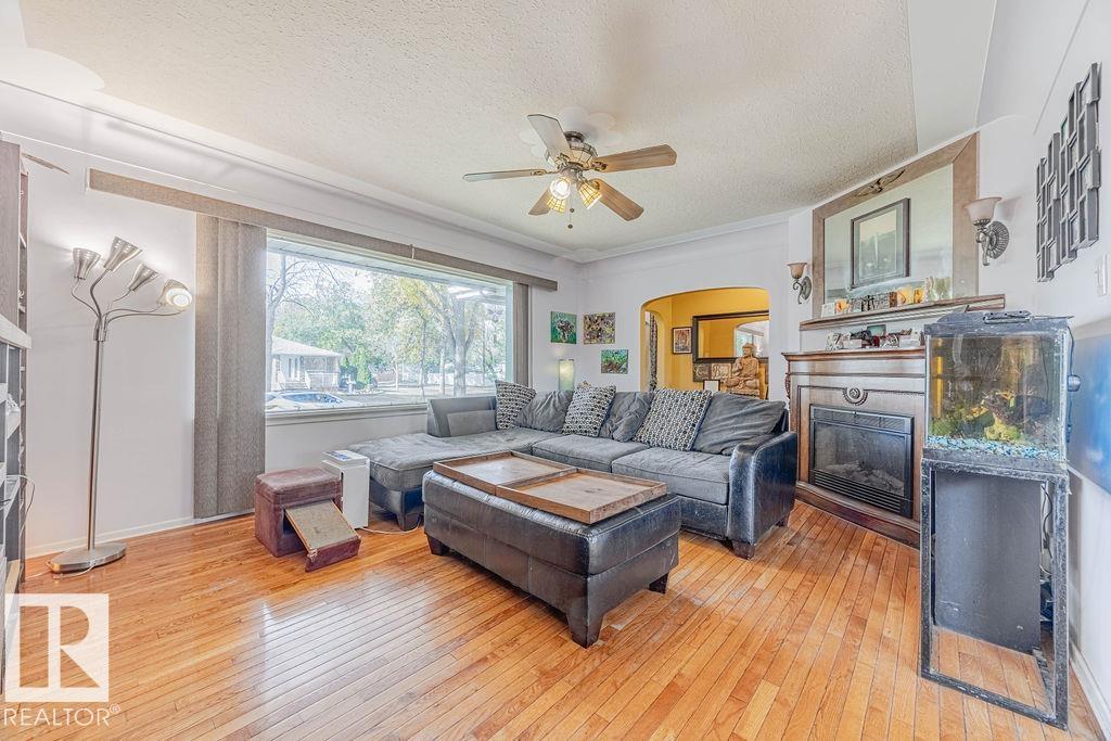 Photo 6 at 12339 89 Street NW, Delton, Edmonton