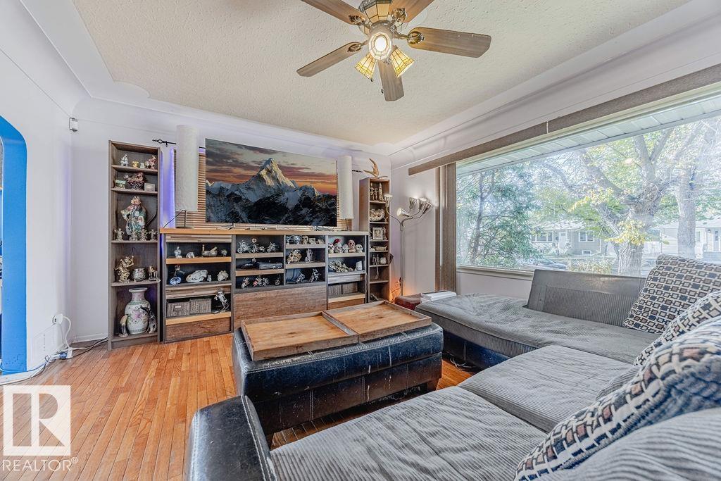 Photo 8 at 12339 89 Street NW, Delton, Edmonton