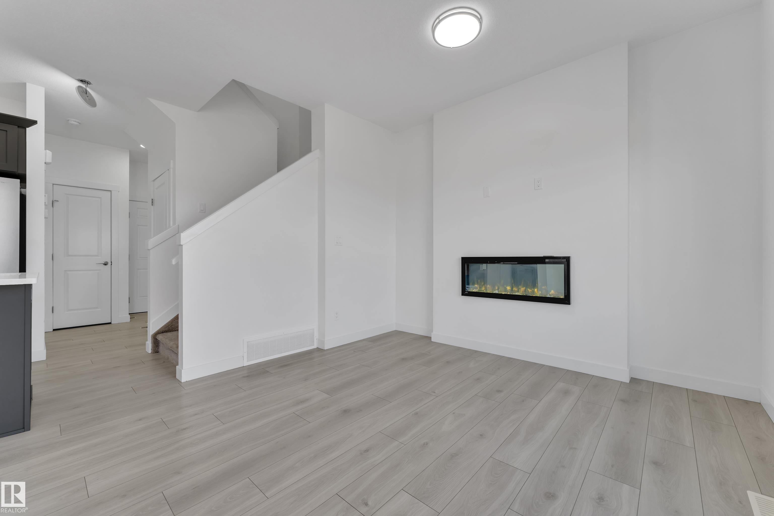 https://zimg.paragon.ice.com/ParagonImages/Property/PM/RAE/225399846/13/0/0/70e1d2e2fee8a22d976848c3e65cf991/1/8410a546aab81631492b66433613df35/225399846-b23b7396-3bdf-4a5b-a743-35c691ad10f3.JPG