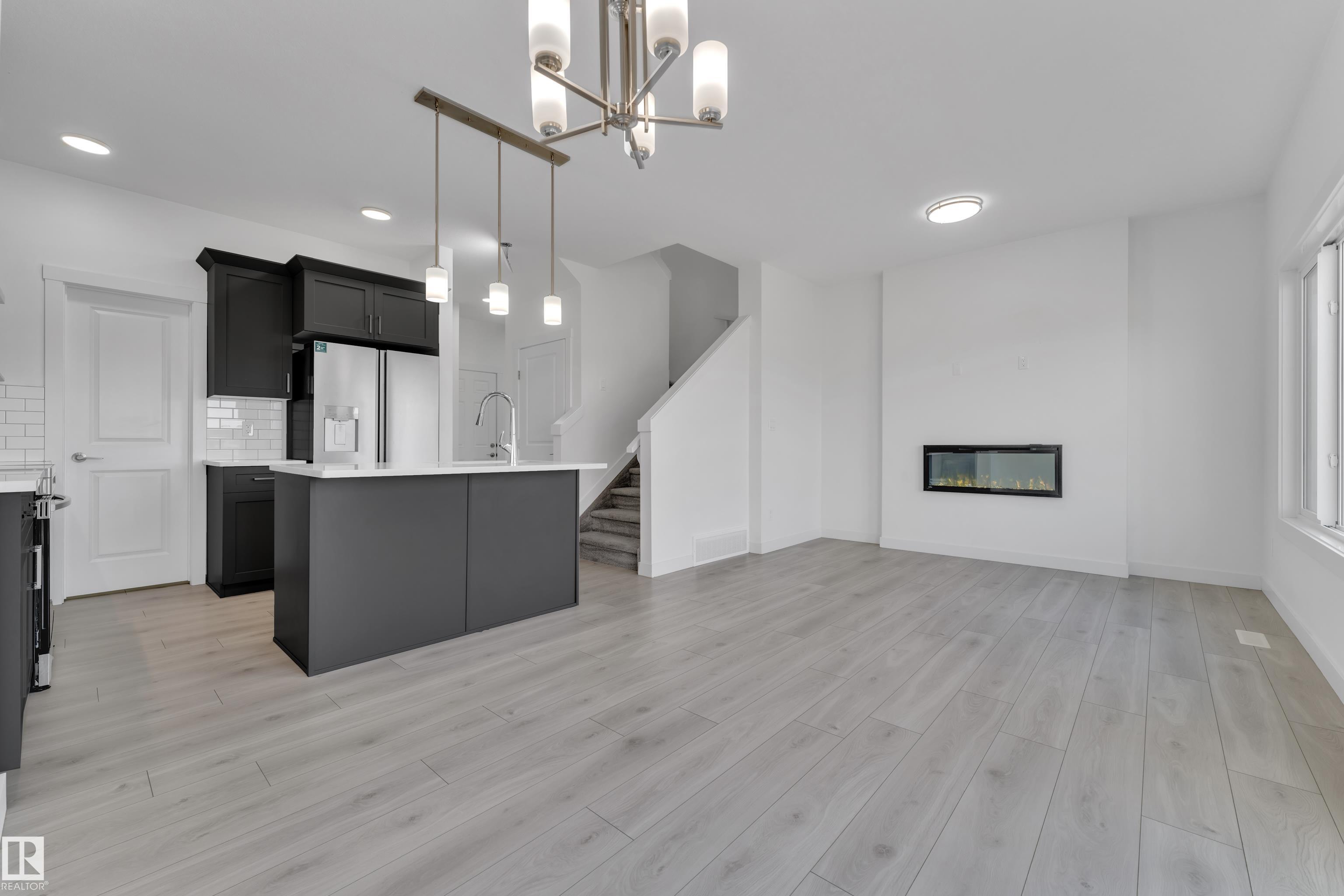 https://zimg.paragon.ice.com/ParagonImages/Property/PM/RAE/225399846/16/0/0/59920c05e0cc02ea46ea8ed3e78a4c54/1/8410a546aab81631492b66433613df35/225399846-d9da3ea9-987f-4a1c-88cc-31fd28772fbc.JPG