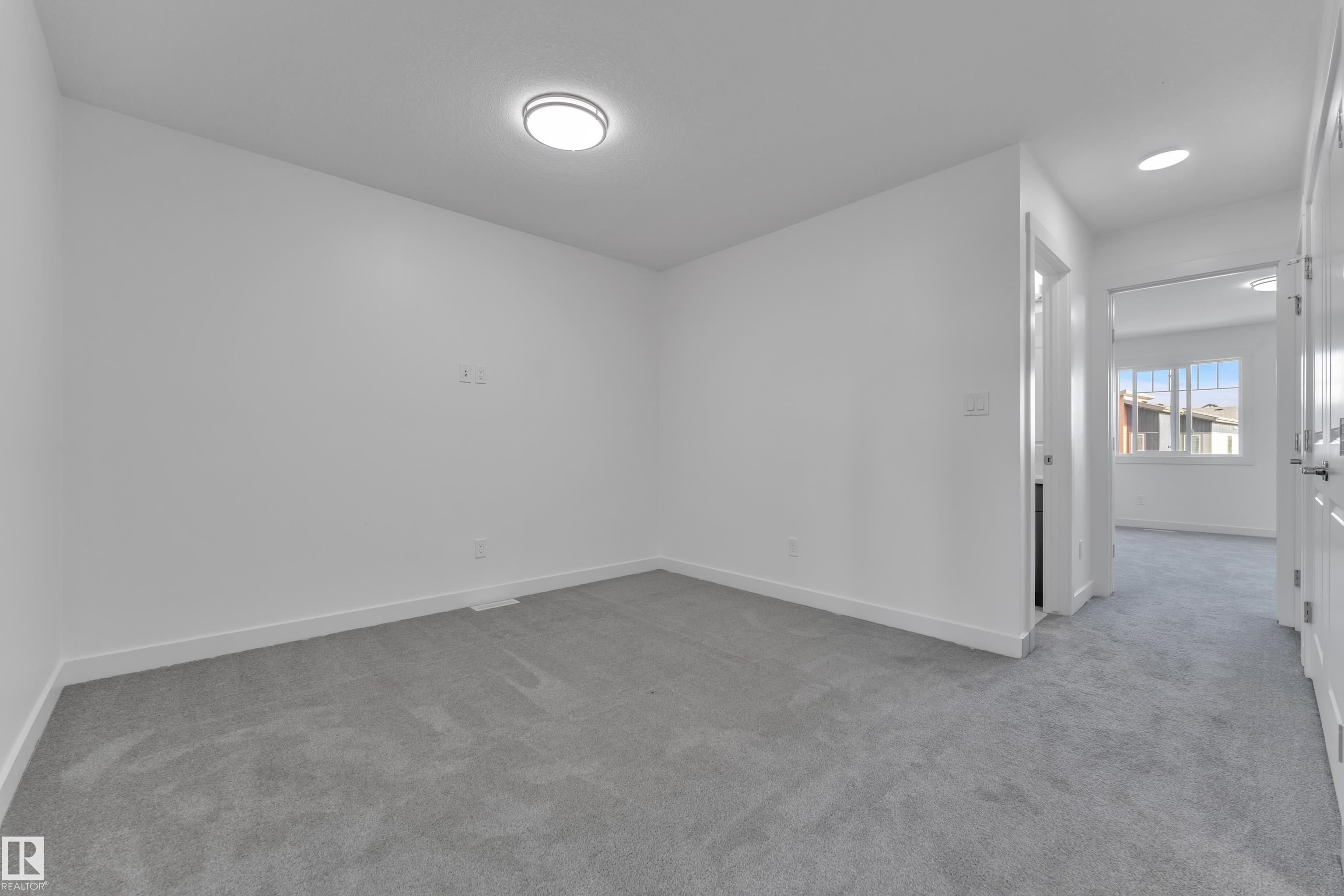 https://zimg.paragon.ice.com/ParagonImages/Property/PM/RAE/225399846/19/0/0/3fcb5482259e175391163e723b82c450/1/8410a546aab81631492b66433613df35/225399846-7712a224-fe7a-451a-b73f-dc17485f1c39.JPG