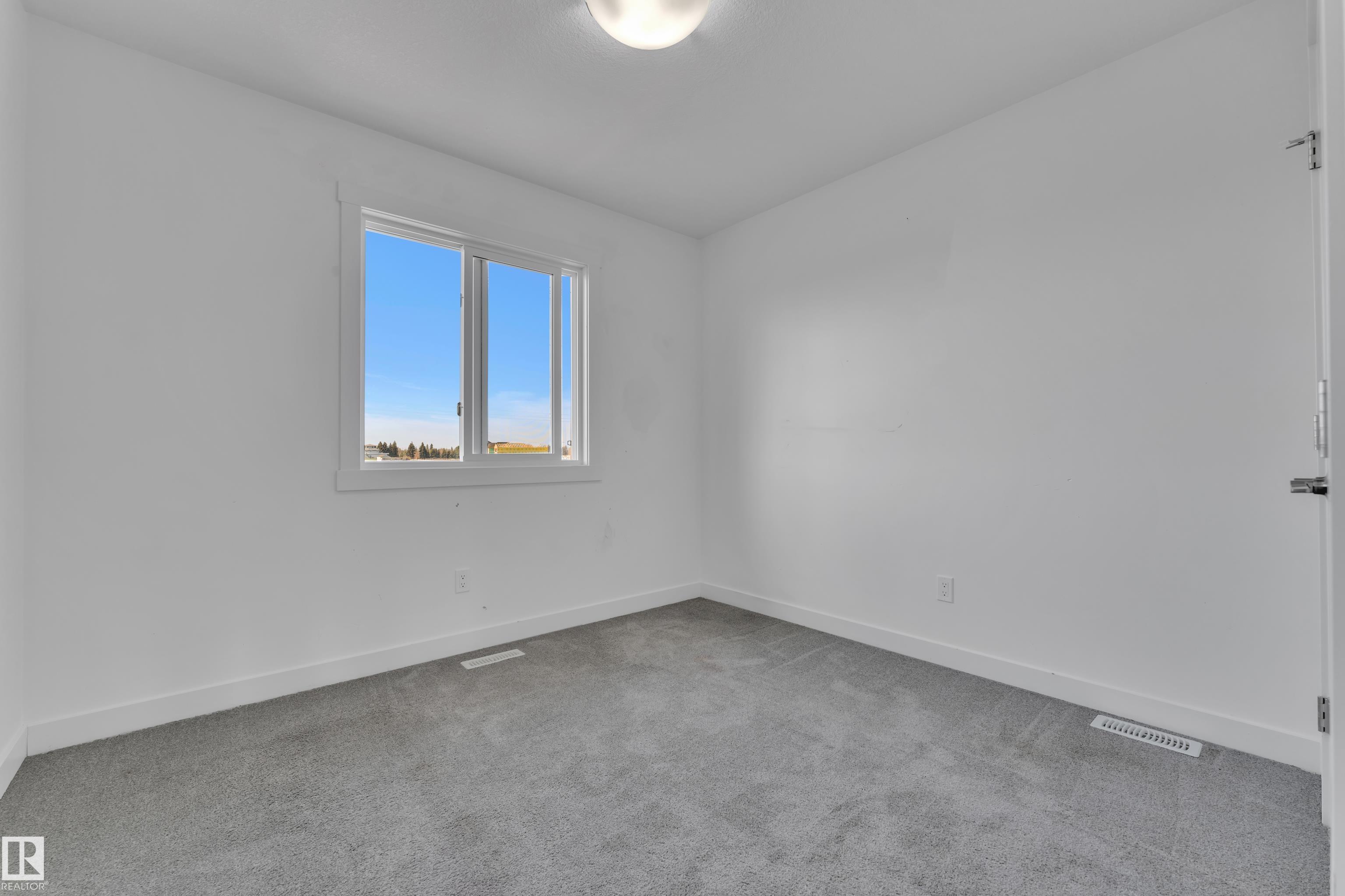 https://zimg.paragon.ice.com/ParagonImages/Property/PM/RAE/225399846/22/0/0/5a01814592b65d675199962f564422ac/1/8410a546aab81631492b66433613df35/225399846-ac5a60b7-3cf0-4f3e-aca6-02694a8d2b14.JPG