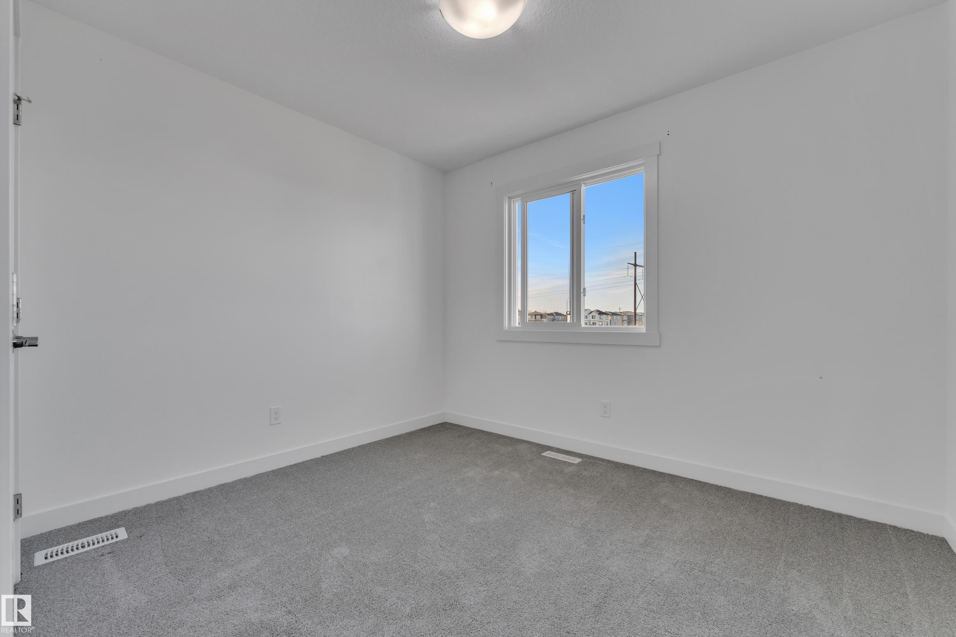 https://zimg.paragon.ice.com/ParagonImages/Property/PM/RAE/225399846/24/0/0/c44ac23e0c8a8ccad3c0341efadd636b/1/8410a546aab81631492b66433613df35/225399846-371ac22c-842b-4656-ba16-00f5acd99b09.JPG