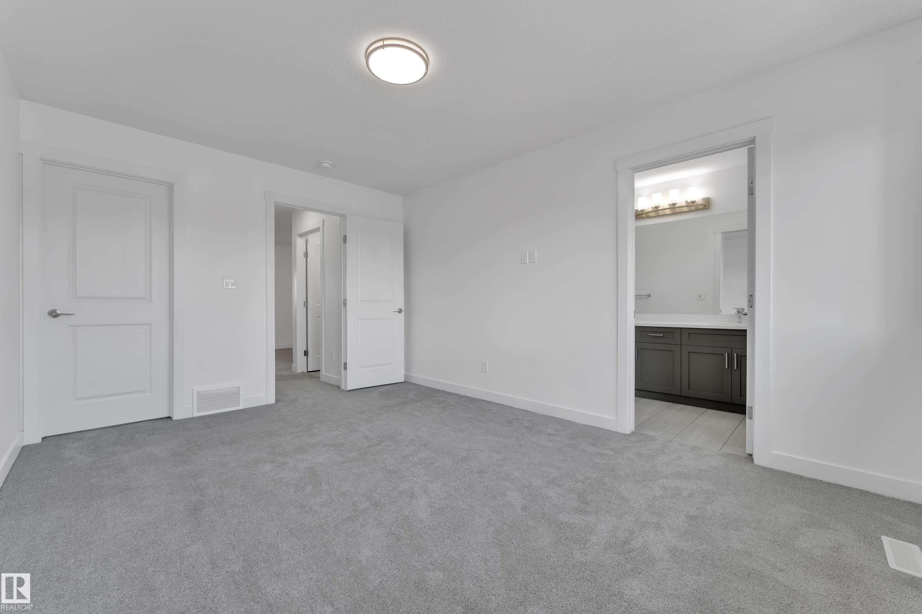 https://zimg.paragon.ice.com/ParagonImages/Property/PM/RAE/225399846/30/0/0/7811bf32e4e8d350a3cb3d11556ed7ea/1/8410a546aab81631492b66433613df35/225399846-e8cf83b3-efab-400a-815c-fa17d27f20a6.JPG