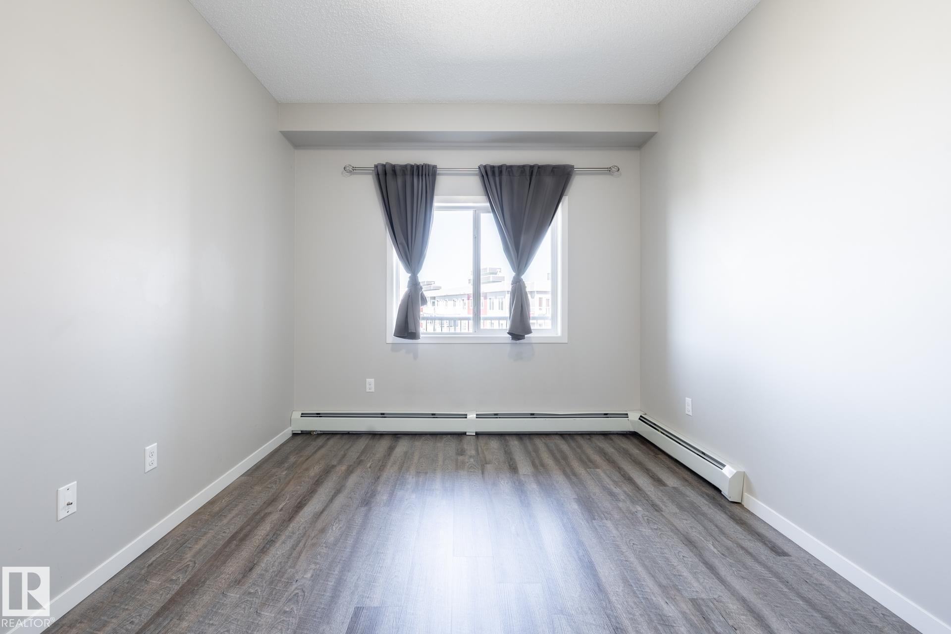 https://zimg.paragon.ice.com/ParagonImages/Property/PM/RAE/225399853/20/0/0/413a2547f7a2ad451b1919bb72943ce7/1/373daeab0b5d1bfd4571cc71ca6a973d/225399853-54fa7867-a553-47b9-a059-08215750eed8.JPG