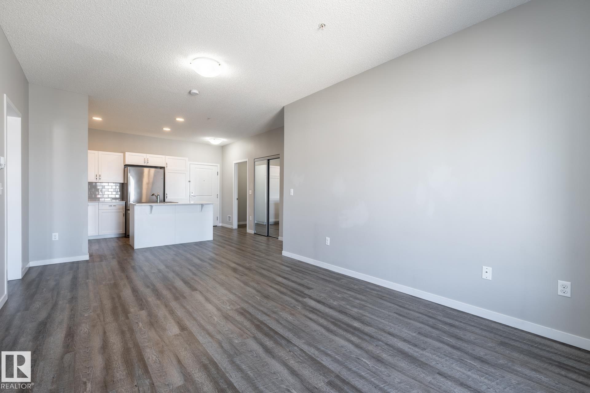 https://zimg.paragon.ice.com/ParagonImages/Property/PM/RAE/225399853/8/0/0/27416c3b461b6af1f240daca50470177/1/373daeab0b5d1bfd4571cc71ca6a973d/225399853-b706ef3d-1700-4b02-9ebc-cd102f44e35b.JPG