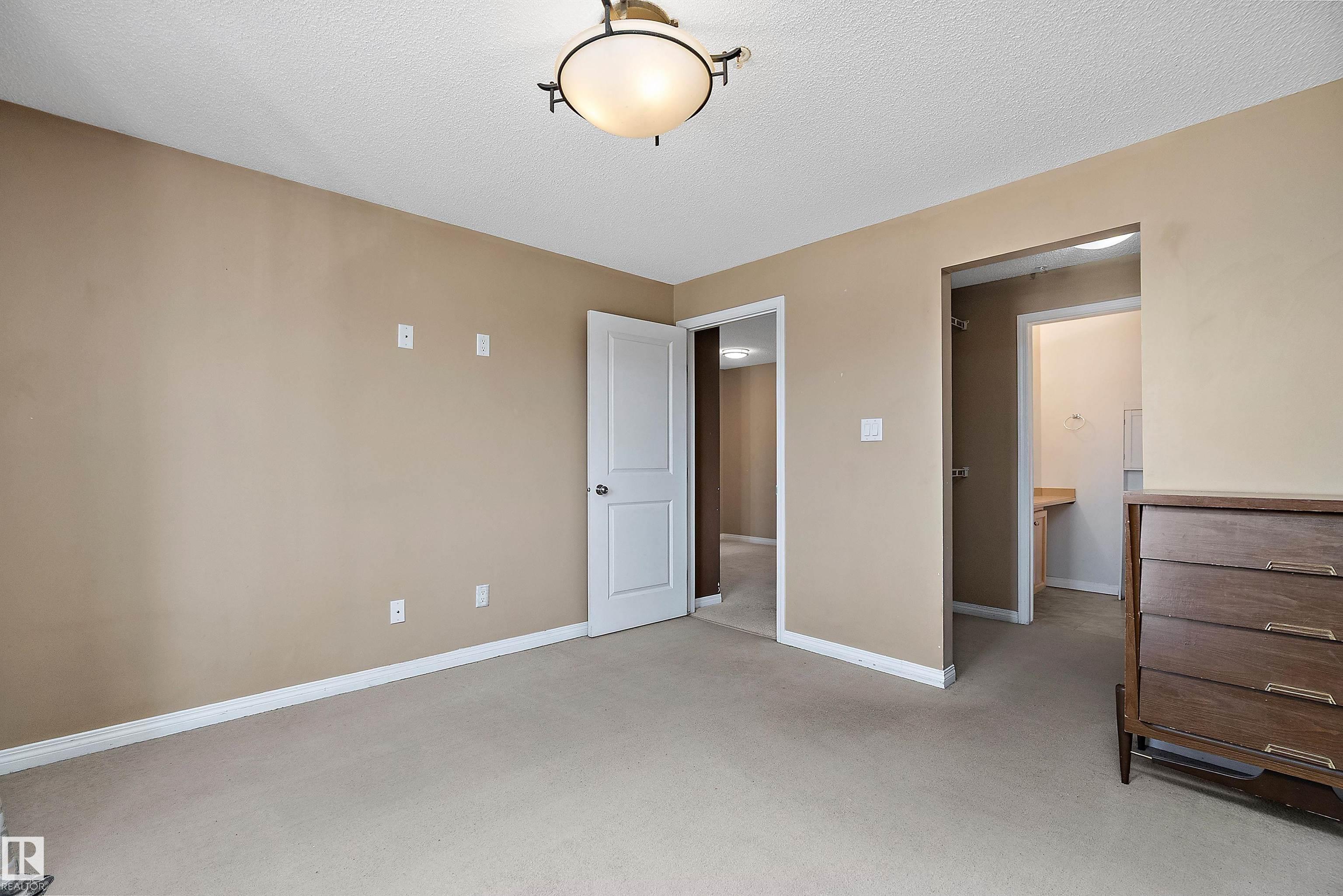 https://zimg.paragon.ice.com/ParagonImages/Property/PM/RAE/225399856/21/0/0/664f50f41addbadc9b980bb8f1118d8e/1/10df361ea80a07db8e5f4e4711e1b10d/225399856-884b0186-9e29-40bd-b052-049196e26741.JPG