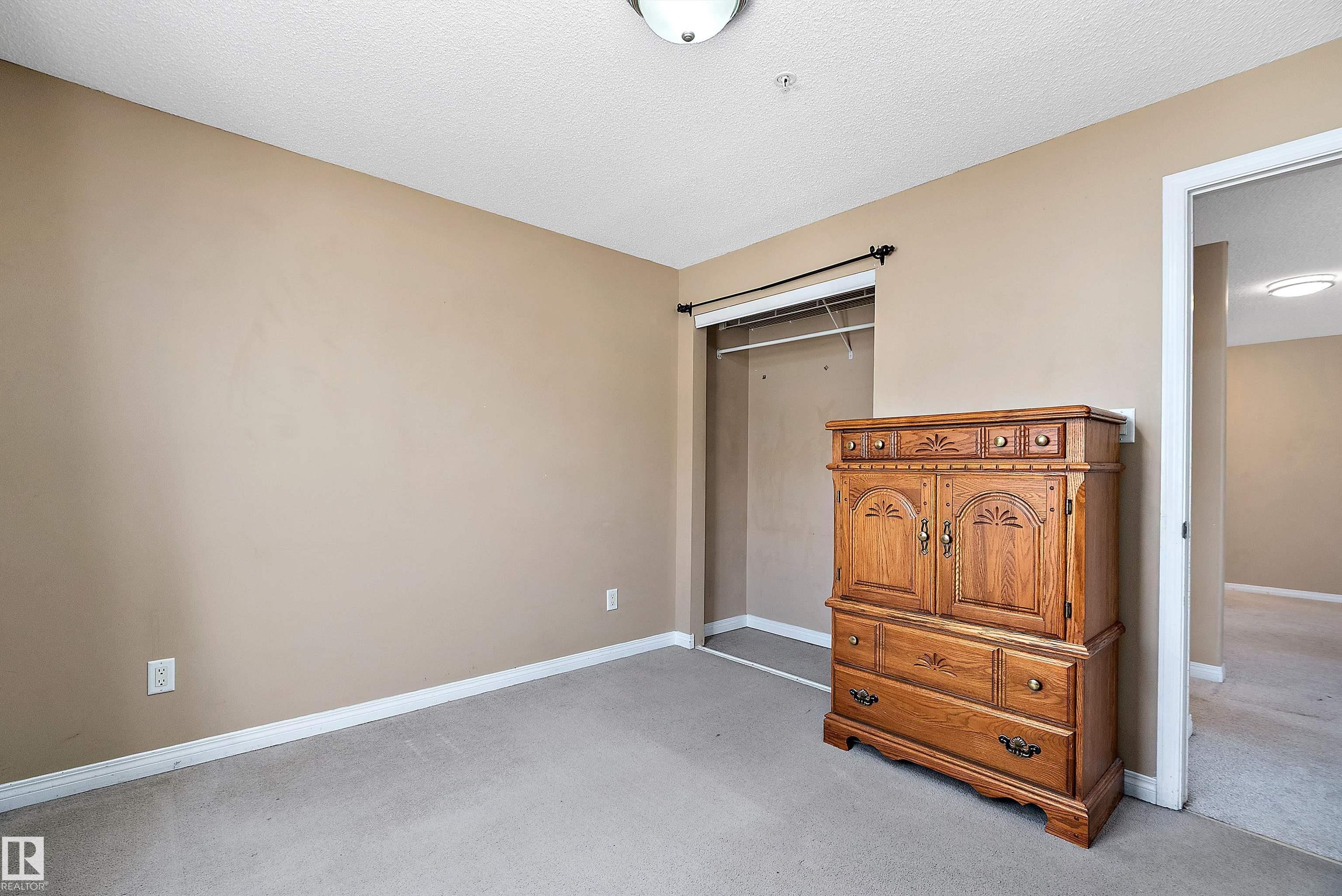 https://zimg.paragon.ice.com/ParagonImages/Property/PM/RAE/225399856/27/0/0/bc631bd22dd44f5c6bd7071b935d2fea/1/10df361ea80a07db8e5f4e4711e1b10d/225399856-52297a5a-b301-4742-ab9e-3e9789b71ca7.JPG