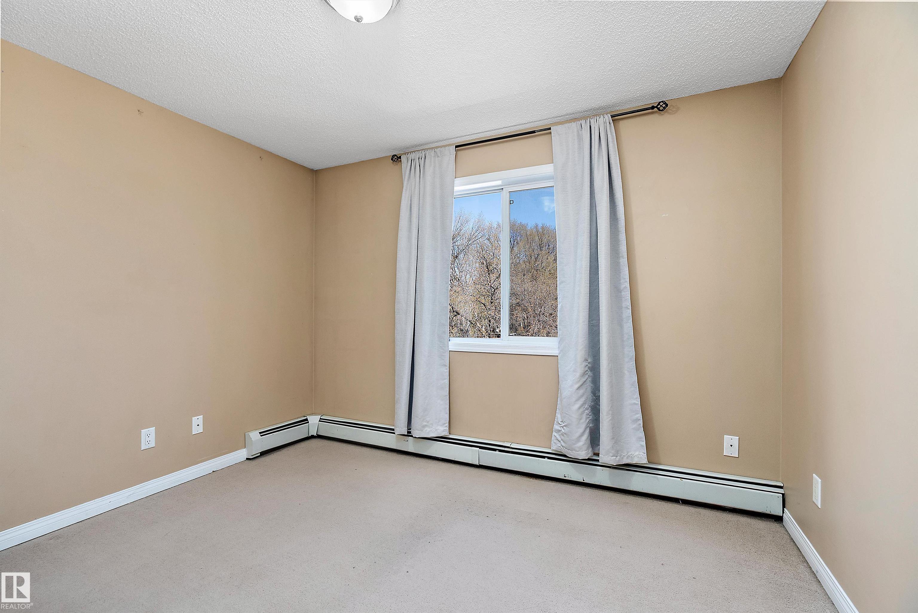https://zimg.paragon.ice.com/ParagonImages/Property/PM/RAE/225399856/28/0/0/5f99b93ac1a4d6eba22928d1913dc184/1/10df361ea80a07db8e5f4e4711e1b10d/225399856-b871f011-a885-4afa-b195-33c98a8b0060.JPG
