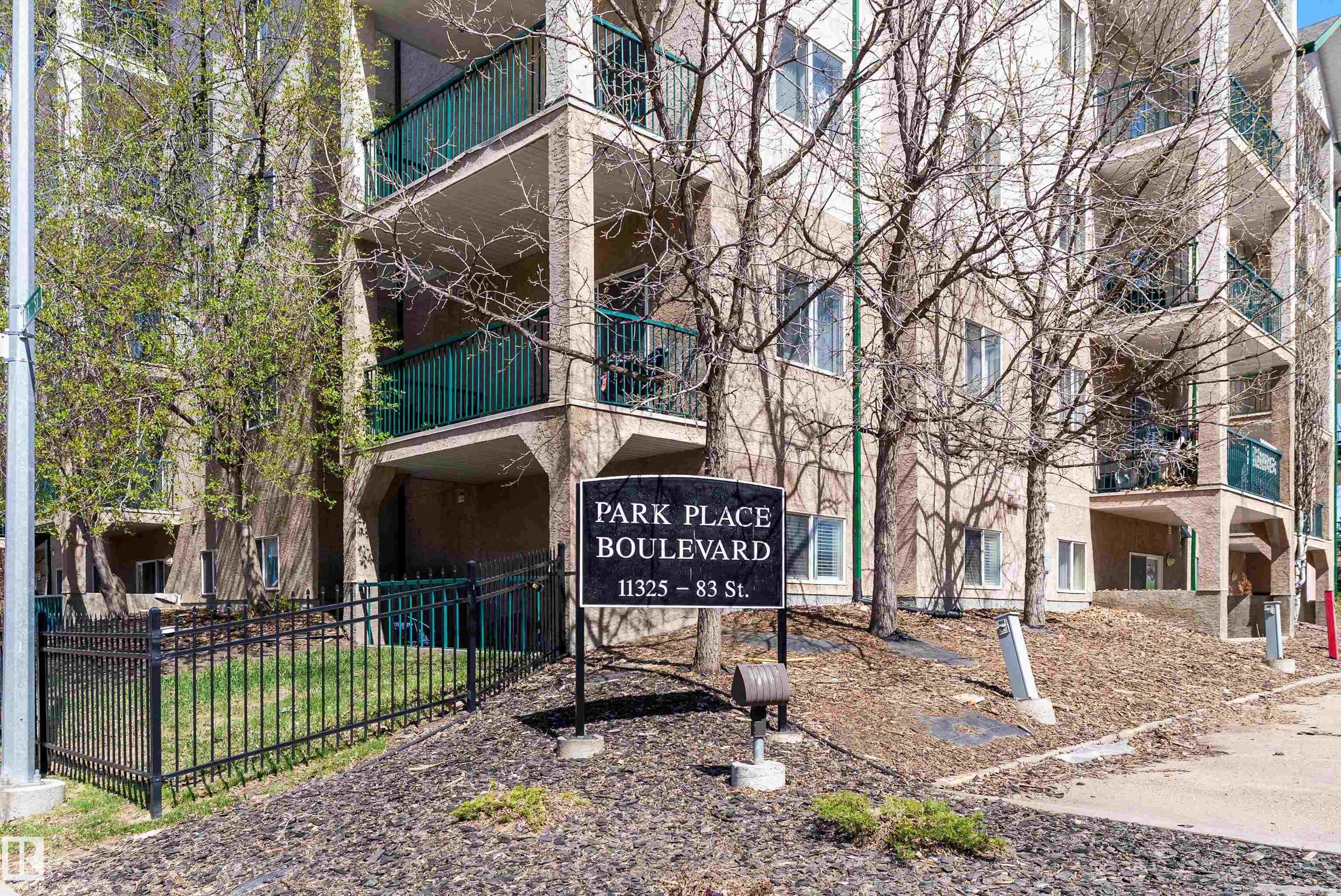 https://zimg.paragon.ice.com/ParagonImages/Property/PM/RAE/225399856/33/0/0/dbb4c159c09a939c486767360765ac43/1/10df361ea80a07db8e5f4e4711e1b10d/225399856-978a4428-ac75-4e77-ae38-20f859311b72.JPG