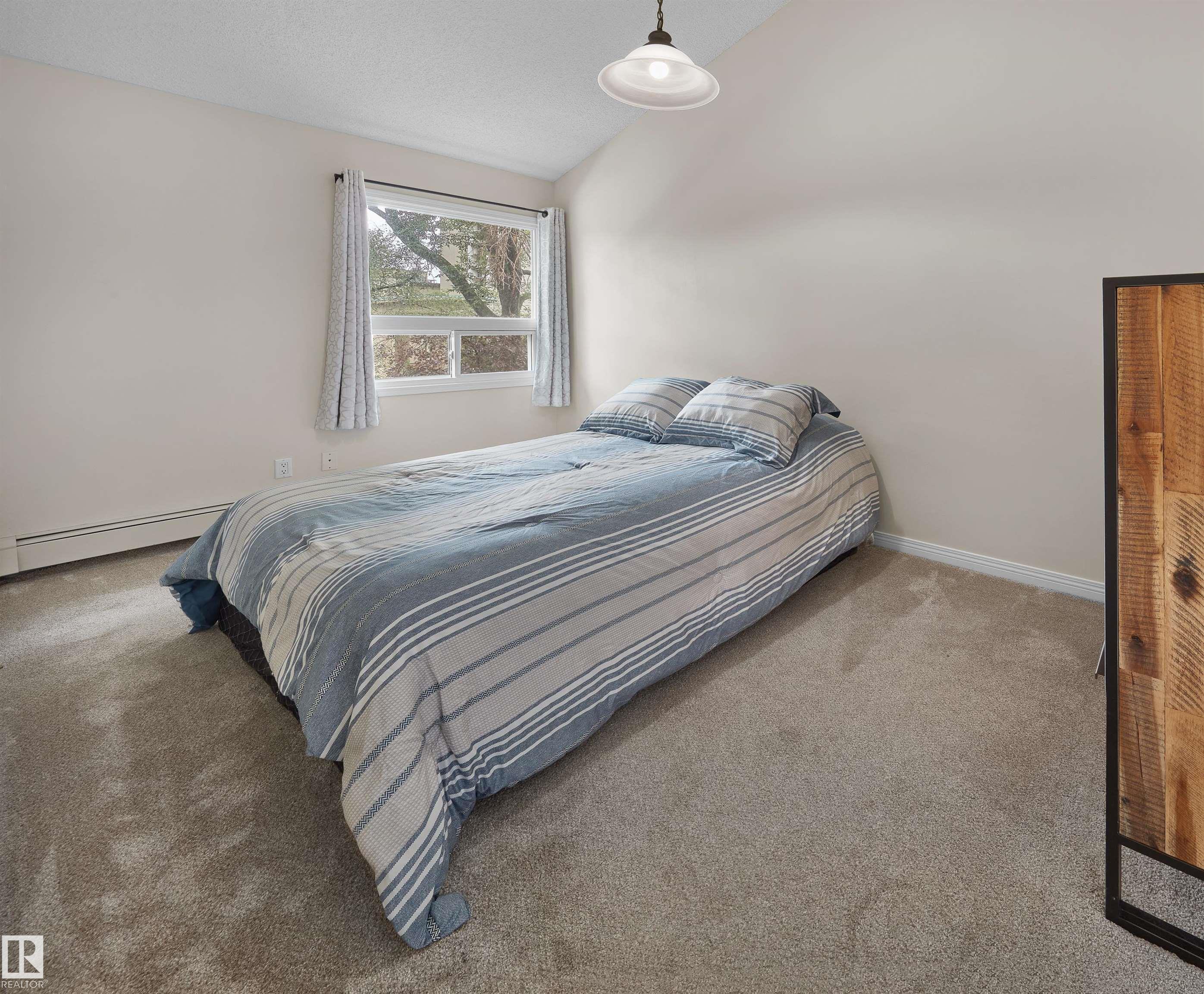 https://zimg.paragon.ice.com/ParagonImages/Property/PM/RAE/225399866/16/0/0/e1e8a0e09c8ccece7b6153c8818a0bd4/1/237a2a4b4f6b7fa20efcb091cc852f0d/225399866-f1f44ed4-aad1-422d-956b-ce067797a791.JPG