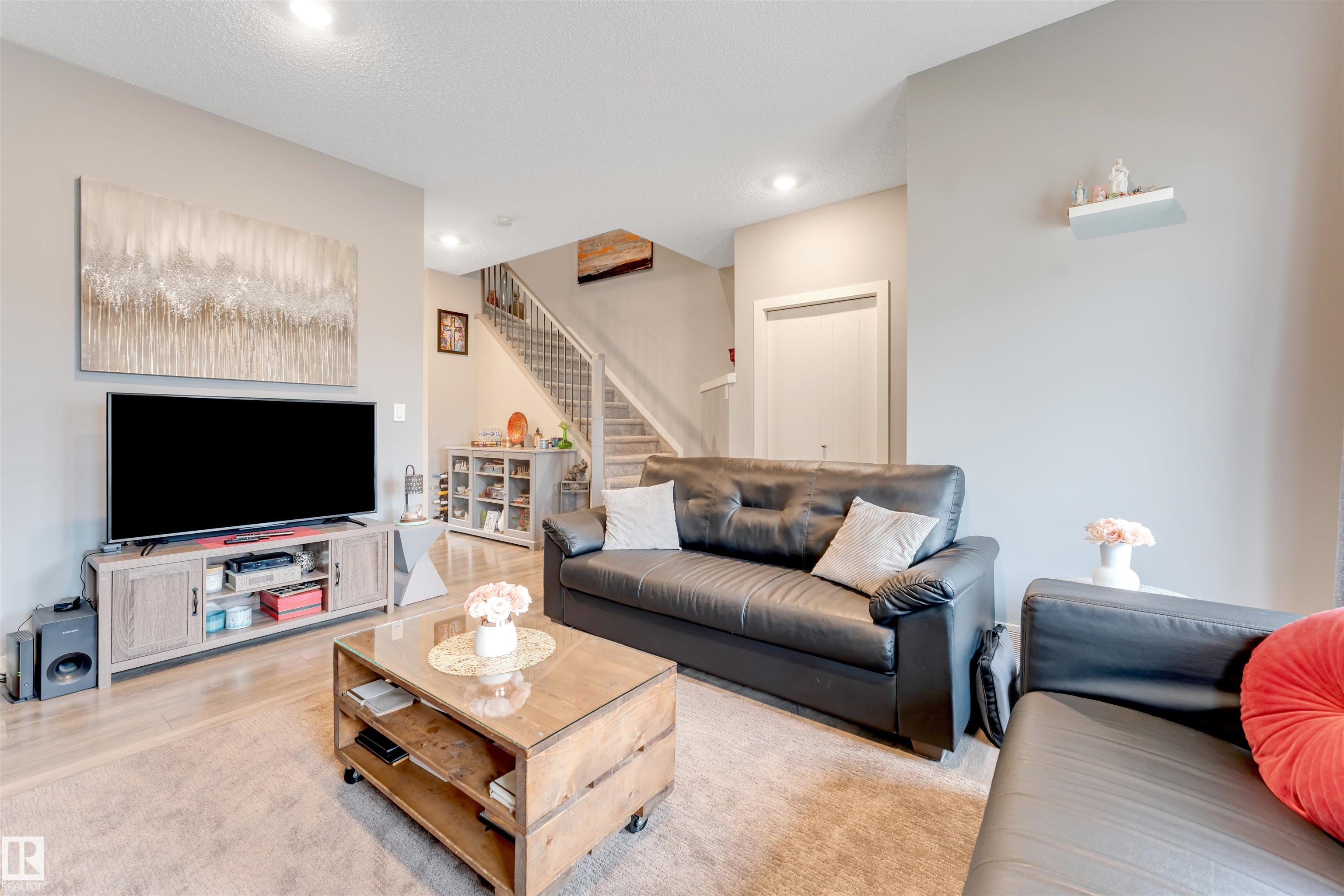 https://zimg.paragon.ice.com/ParagonImages/Property/PM/RAE/225399868/16/0/0/624352aba77f05ea00e81066c97d0456/1/046b2a863179cdc7e607e3690e923a53/225399868-647fe2e1-f8a9-4532-baf0-e196f9934a6b.JPG