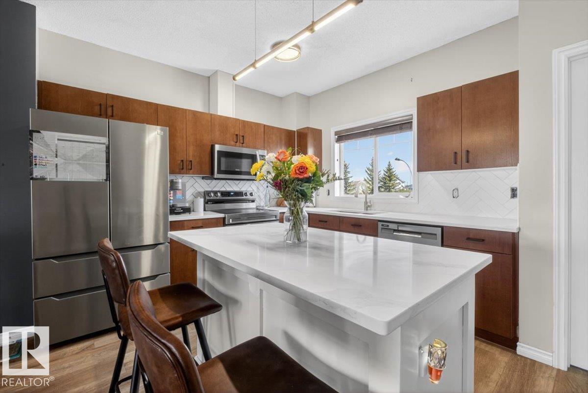 https://zimg.paragon.ice.com/ParagonImages/Property/PM/RAE/225399872/11/0/0/32b8f1983c7163040ab1bf0e6e5aa236/1/6f7bc137221bacc87cd4e8dec9ed91b0/225399872-aba011b8-36ac-42e3-80f4-903204d72d21.JPG