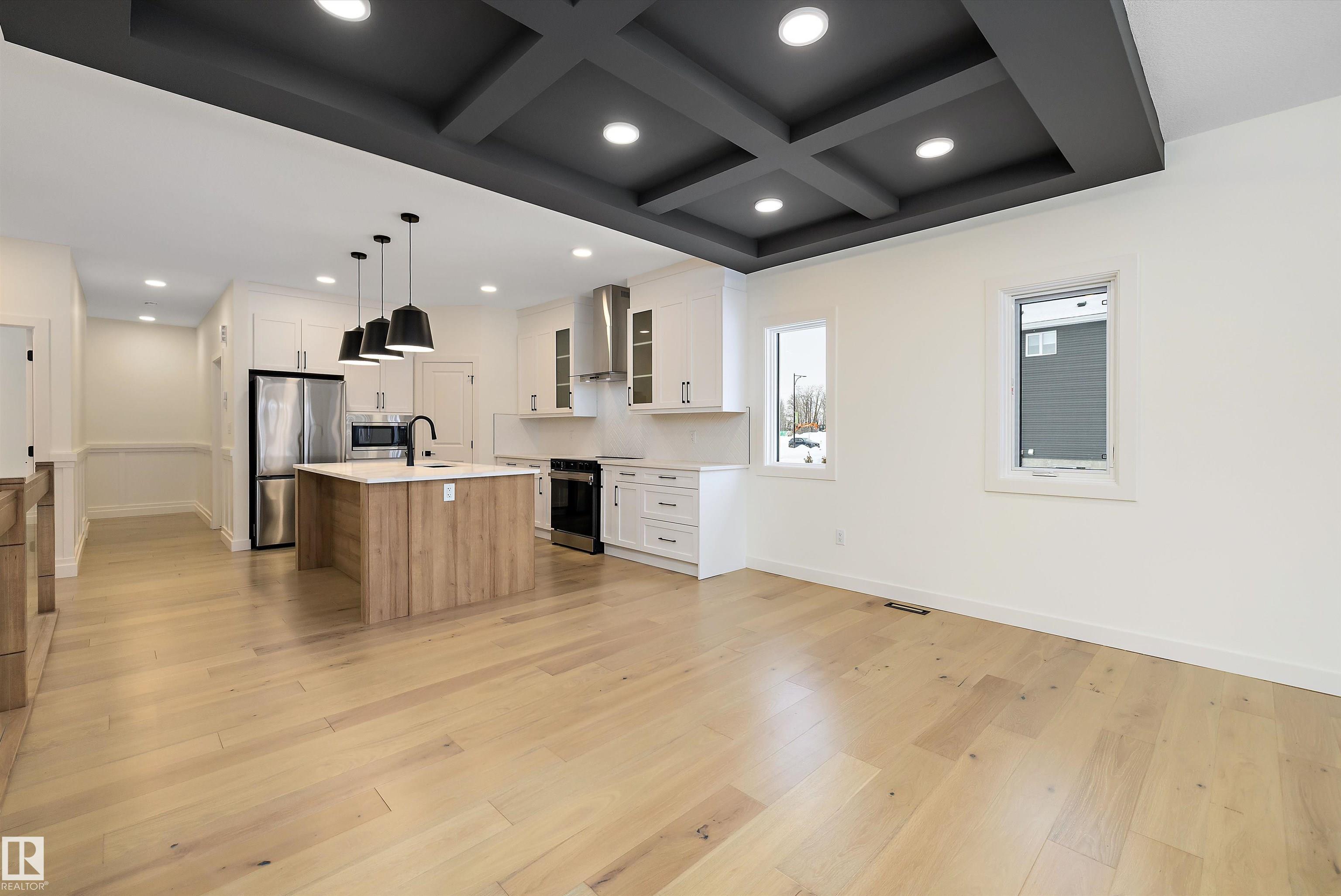 https://zimg.paragon.ice.com/ParagonImages/Property/PM/RAE/225399877/16/0/0/4b58f98fddd749a31f6cdf6651d82d56/1/0dd23934d3d92684d49270c1c06a895f/225399877-0cb60091-f7c9-44ee-8b21-71fa0ea6e853.JPG
