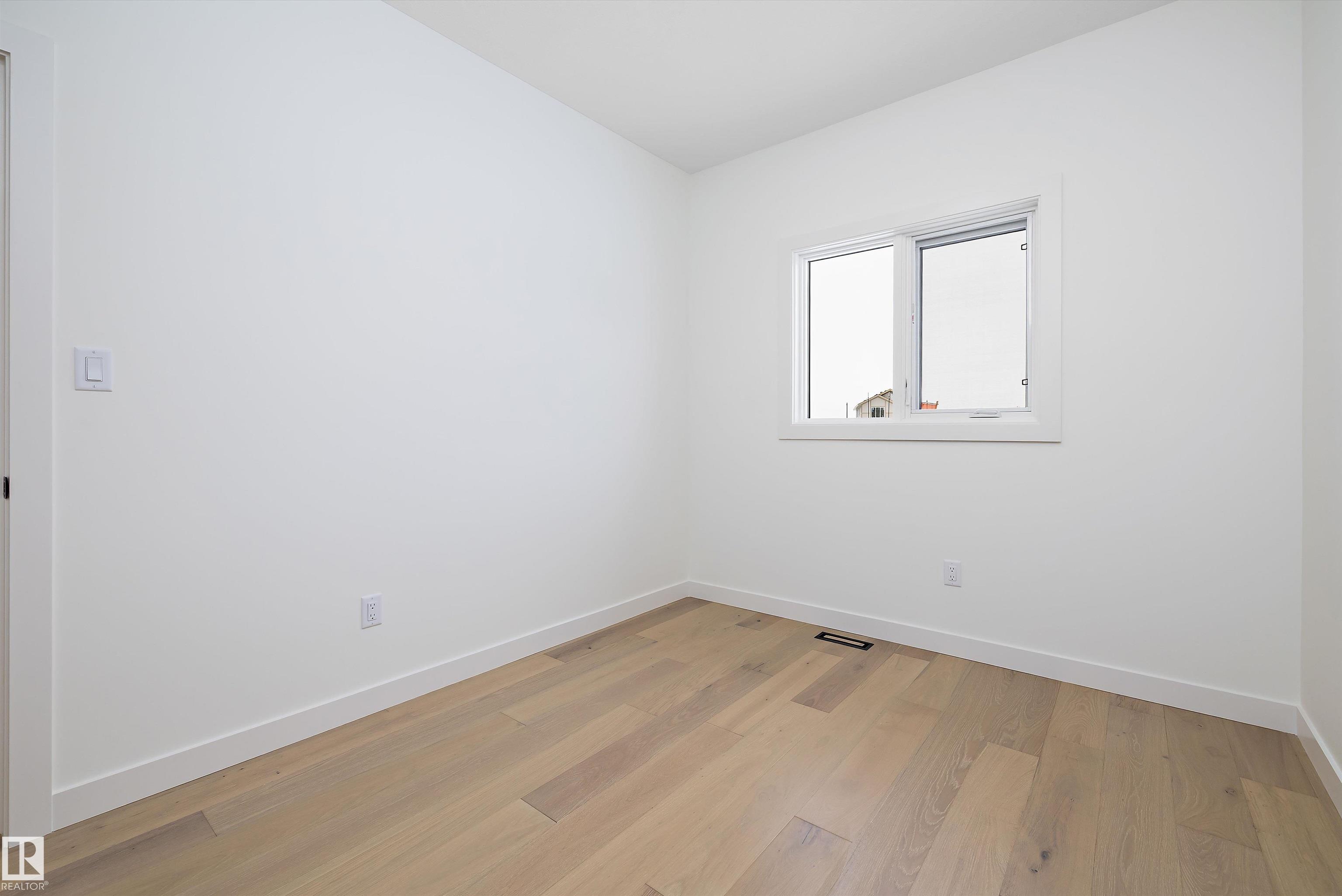 https://zimg.paragon.ice.com/ParagonImages/Property/PM/RAE/225399877/35/0/0/f8560c46a5eb32538231b4603be698af/1/0dd23934d3d92684d49270c1c06a895f/225399877-da65ecf6-b5a8-43f0-8ab6-32cc7e011f58.JPG