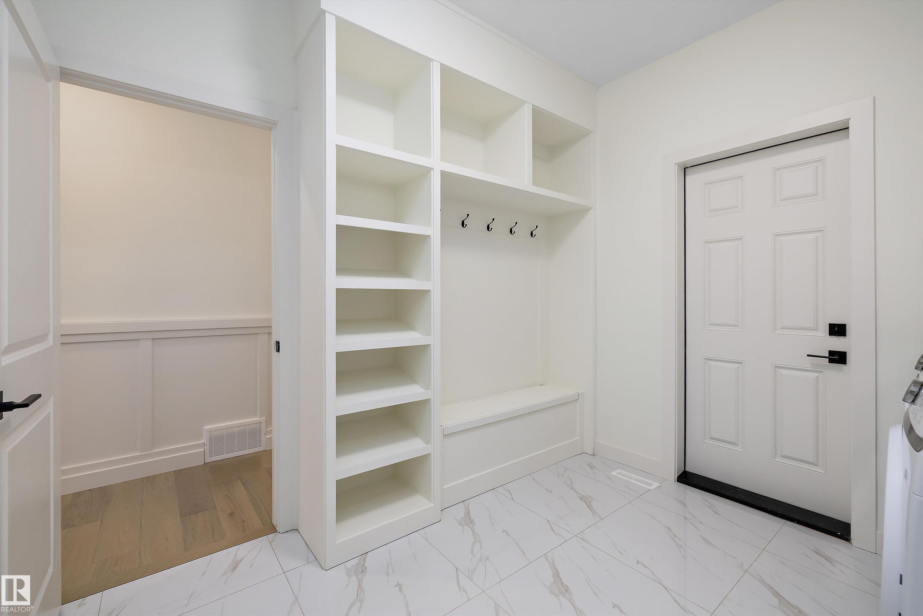 https://zimg.paragon.ice.com/ParagonImages/Property/PM/RAE/225399877/6/0/0/38a9f9f7fe959c55e7ca3910c514e700/1/0dd23934d3d92684d49270c1c06a895f/225399877-7d350b6b-9732-4085-9e2c-26bc241476ac.JPG