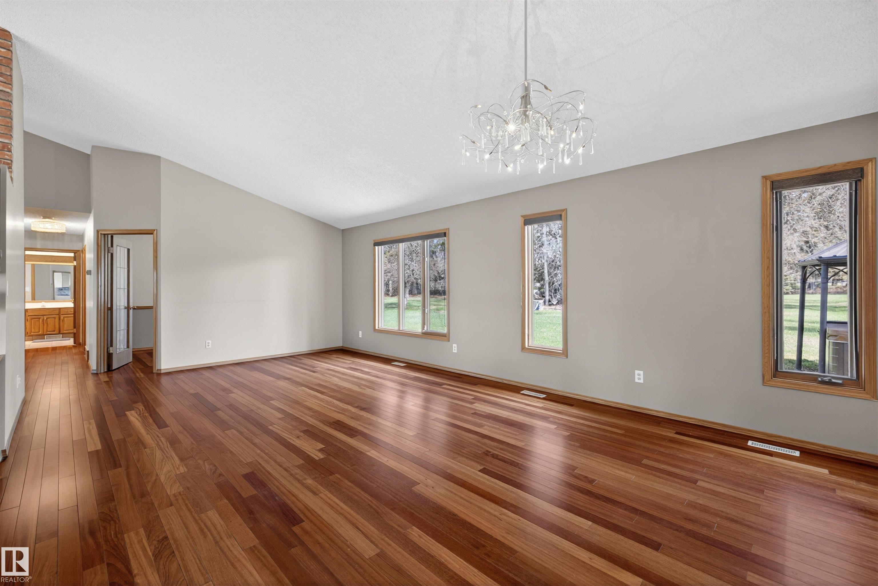 https://zimg.paragon.ice.com/ParagonImages/Property/PM/RAE/225399888/21/0/0/2dcab56ee078dd1e8353d077b146e93f/1/bde3e18108ae62db37bf161c3558717b/225399888-5592d777-168a-460e-a593-831907884715.JPG