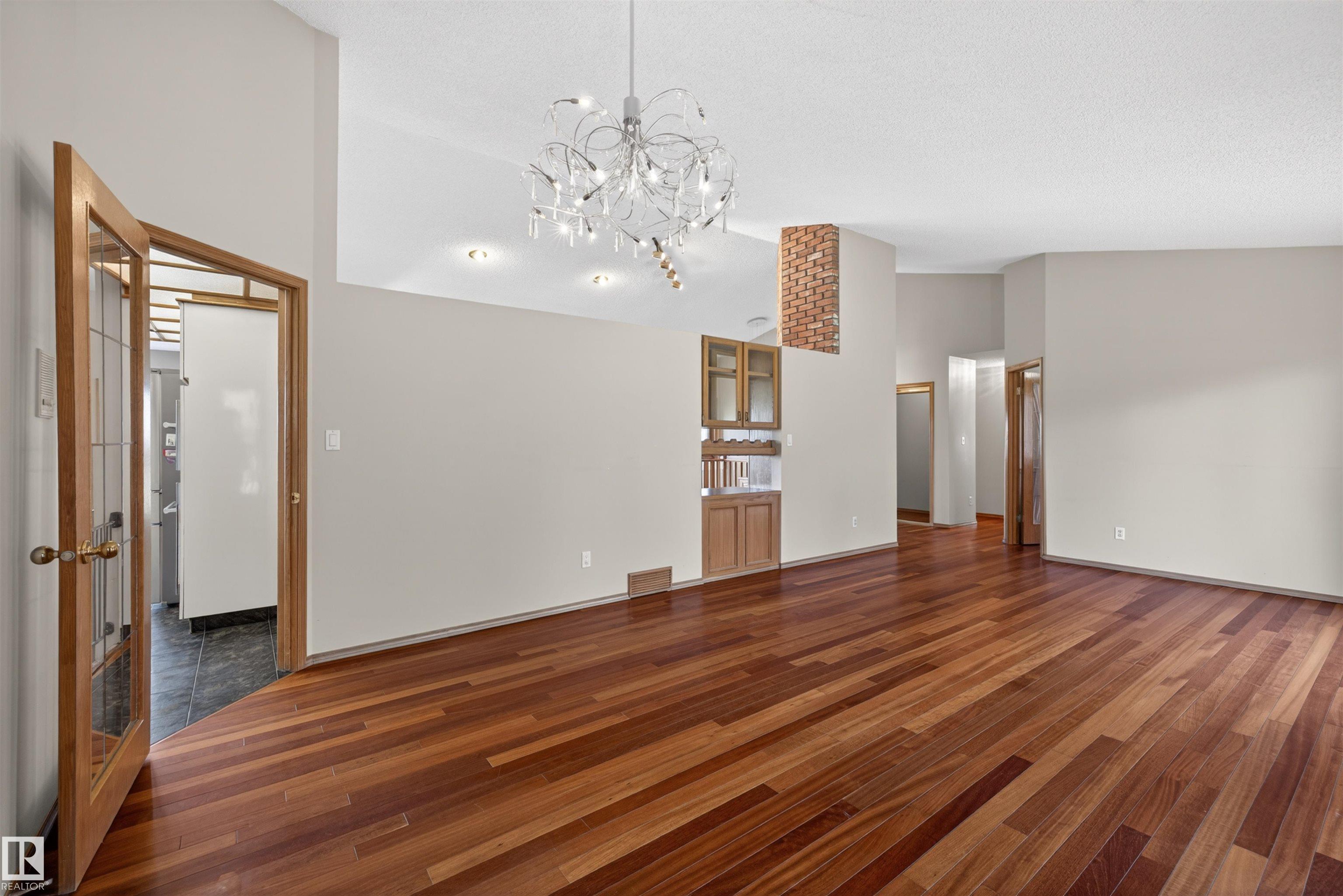 https://zimg.paragon.ice.com/ParagonImages/Property/PM/RAE/225399888/22/0/0/c889e3cc54be458ed5d7acb6649b5fea/1/bde3e18108ae62db37bf161c3558717b/225399888-a5cbe001-98b3-4b57-8117-74233e4f687a.JPG