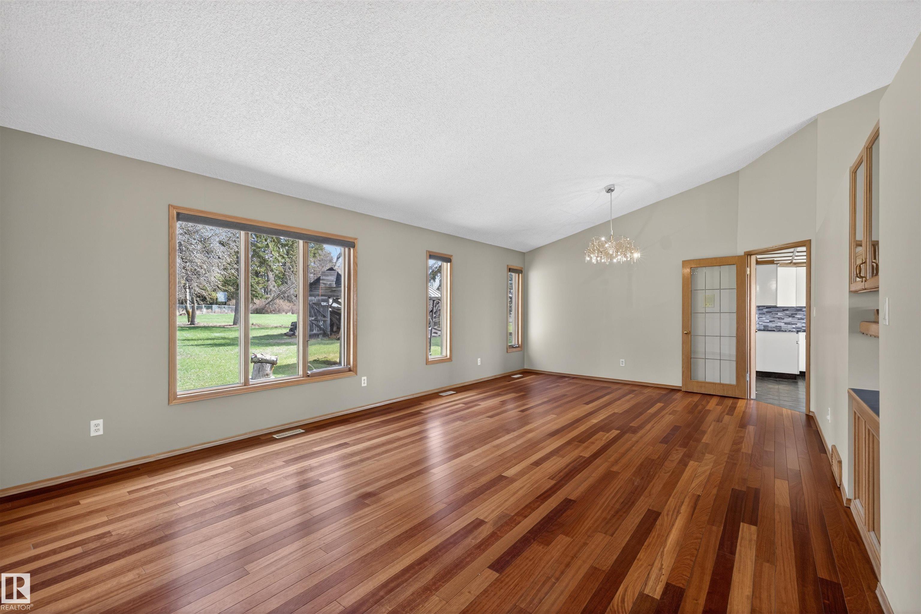 https://zimg.paragon.ice.com/ParagonImages/Property/PM/RAE/225399888/24/0/0/0636d9c910d52dbebbe13b9ffad3f83a/1/bde3e18108ae62db37bf161c3558717b/225399888-a6de9b9b-8350-4231-a704-5b4f8c2fa7fb.JPG