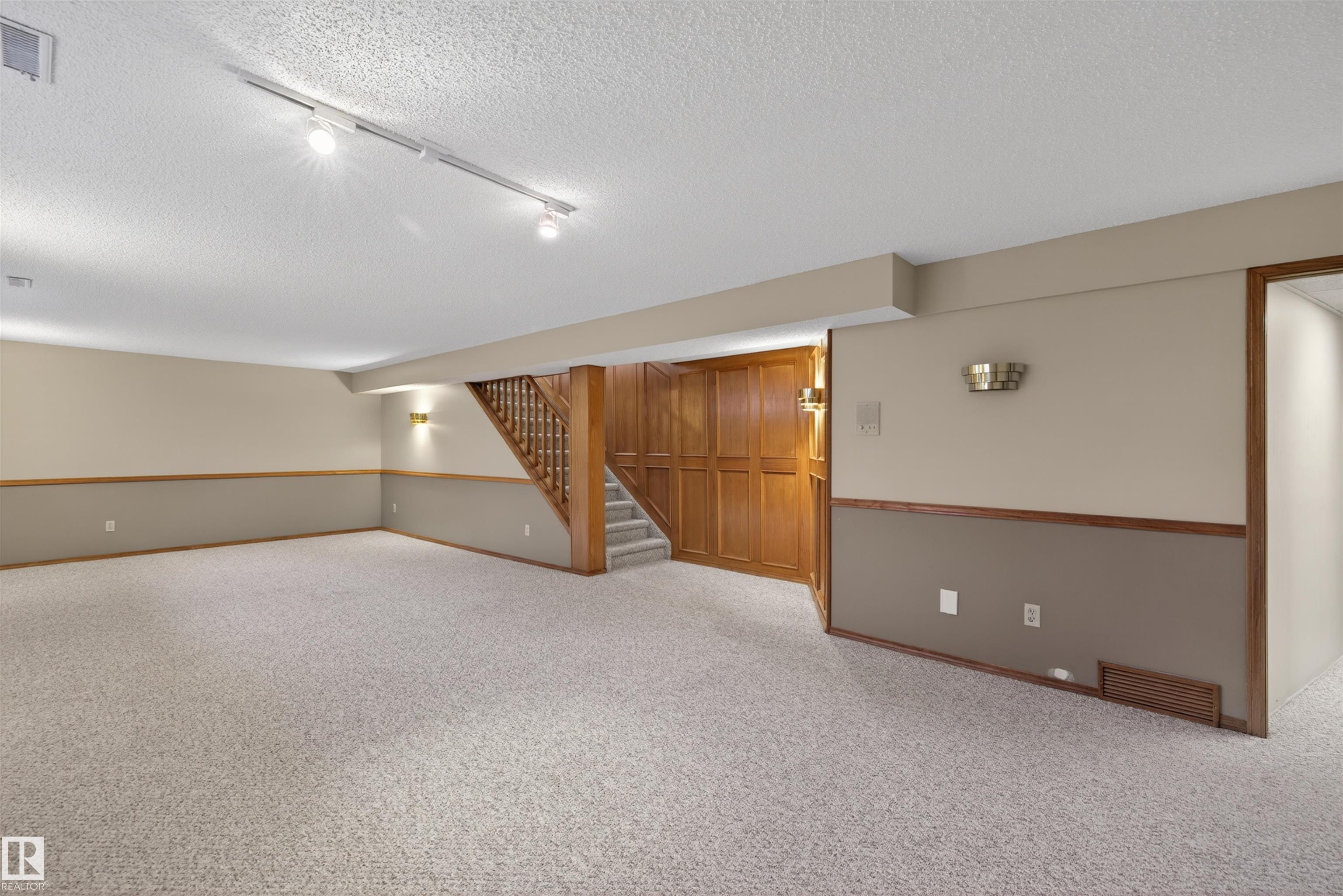 https://zimg.paragon.ice.com/ParagonImages/Property/PM/RAE/225399888/42/0/0/fa62ebcb4e2e38b3ac8bd93be64c1e59/1/bde3e18108ae62db37bf161c3558717b/225399888-5df6e3ff-9061-43f5-927f-caf17fe498ca.JPG
