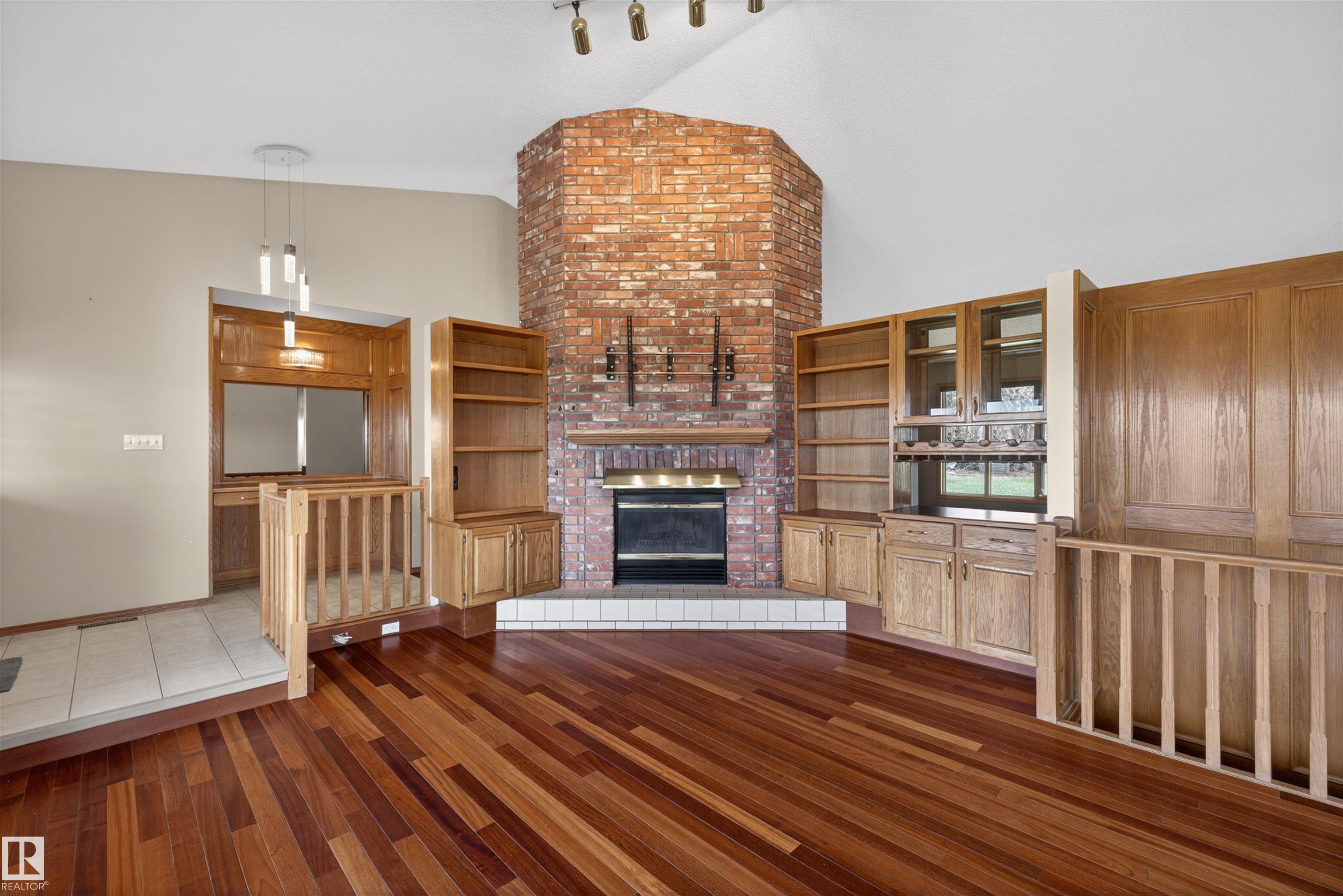 https://zimg.paragon.ice.com/ParagonImages/Property/PM/RAE/225399888/7/0/0/f5e2b6a53ad61d9625a0e2b1cb2ab357/1/bde3e18108ae62db37bf161c3558717b/225399888-aade1aba-f6b1-479d-8982-a0324e6faa58.JPG