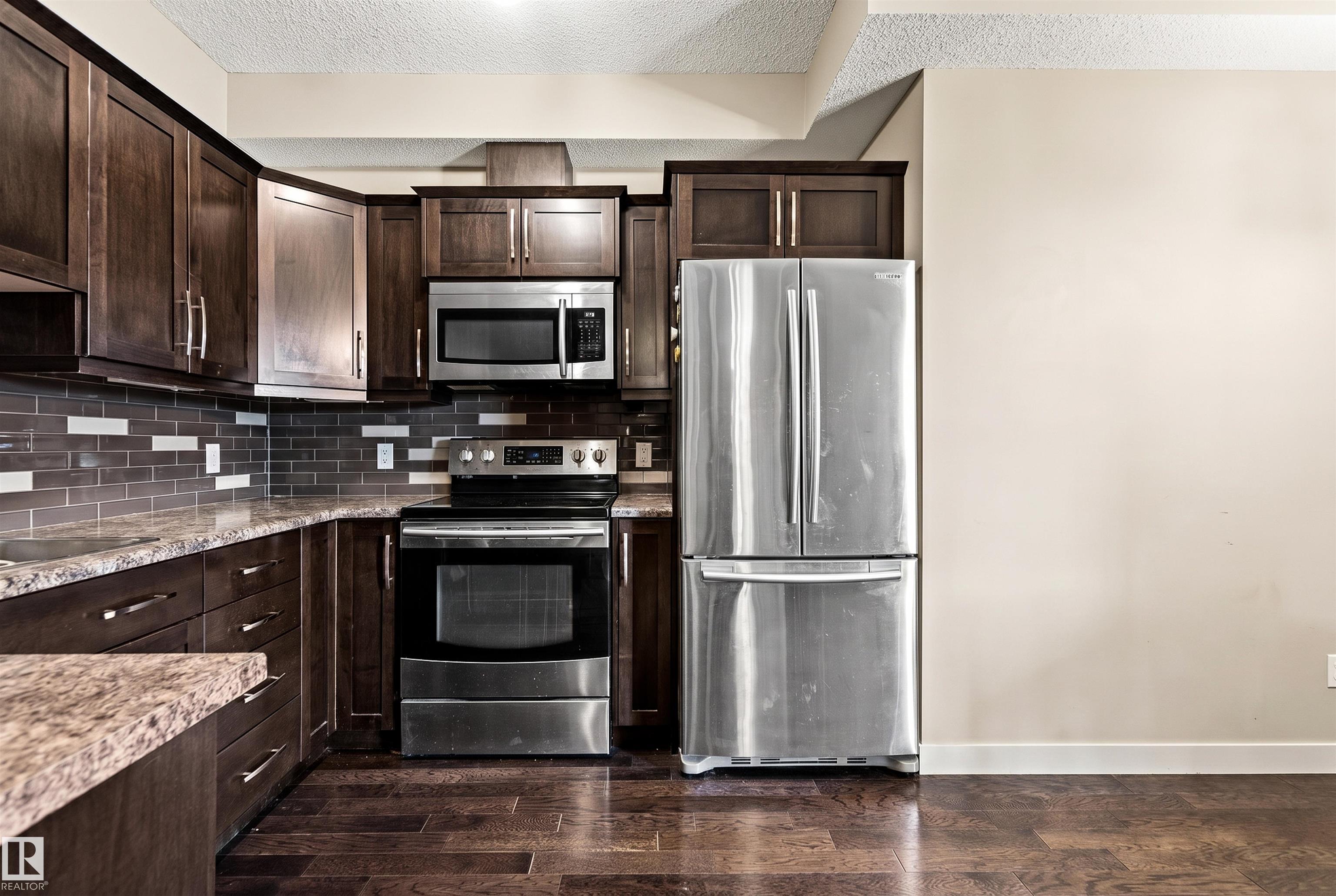 https://zimg.paragon.ice.com/ParagonImages/Property/PM/RAE/225399890/7/0/0/743ea9ae2b46b97db44d807c596fbe72/1/44a80cad072b9c2597bd46aa874ef93e/225399890-8951b3b4-7bbb-4933-830f-f0dd3904cfbc.JPG