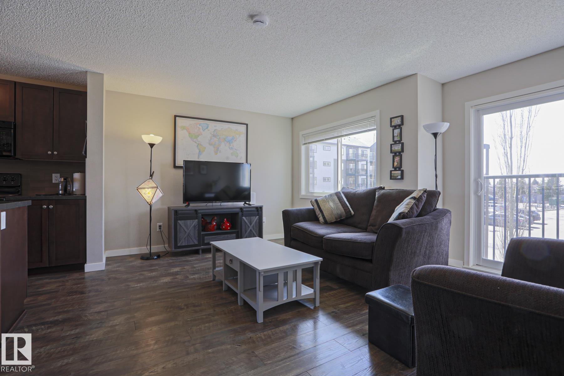 1622 33a Street NW, Laurel, Edmonton