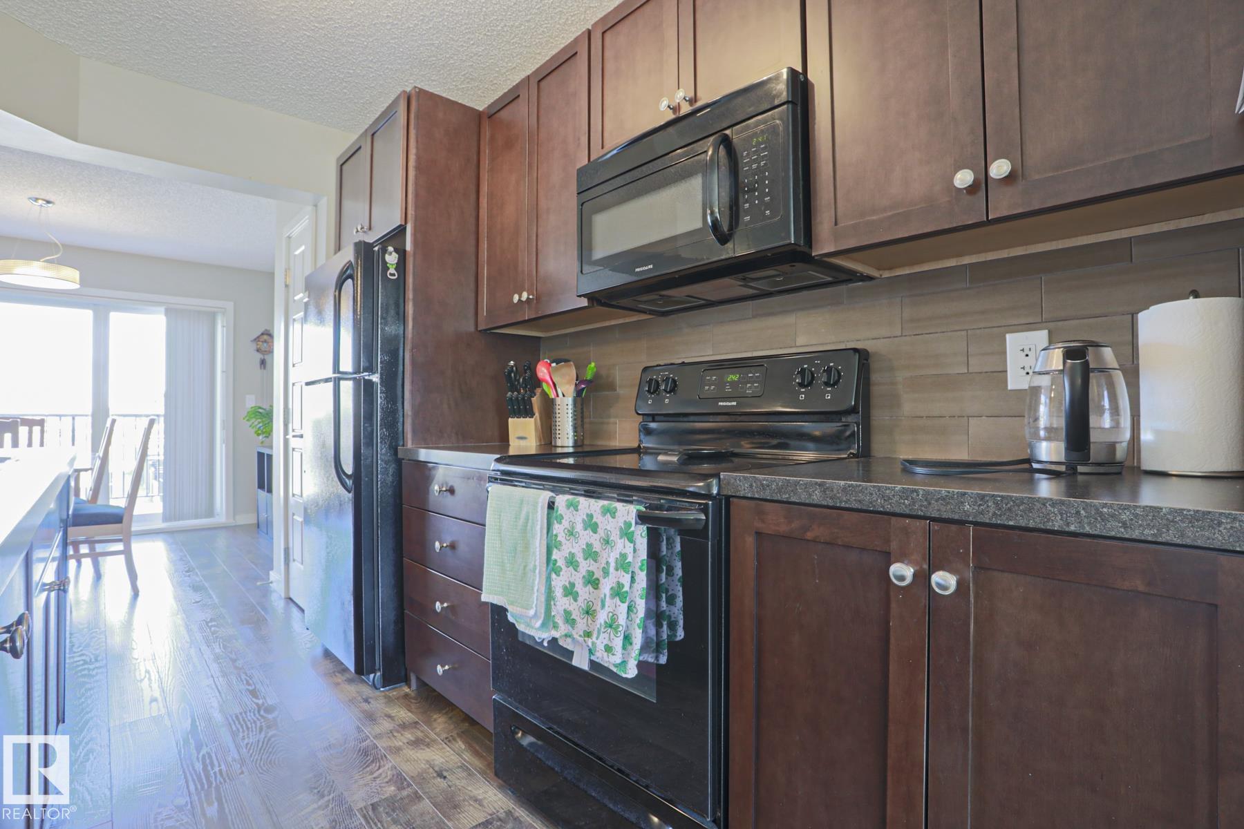 Photo 8 at 1622 33a Street NW, Laurel, Edmonton