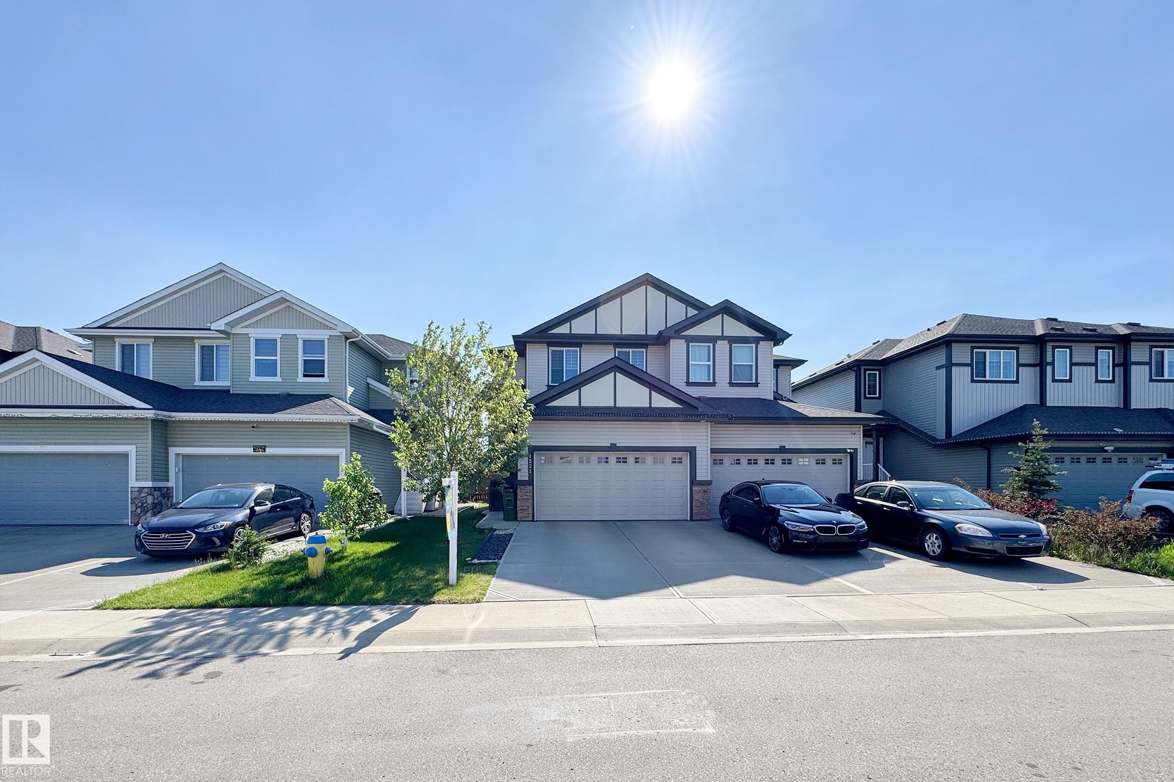 1221 27 Street NW, Laurel, Edmonton