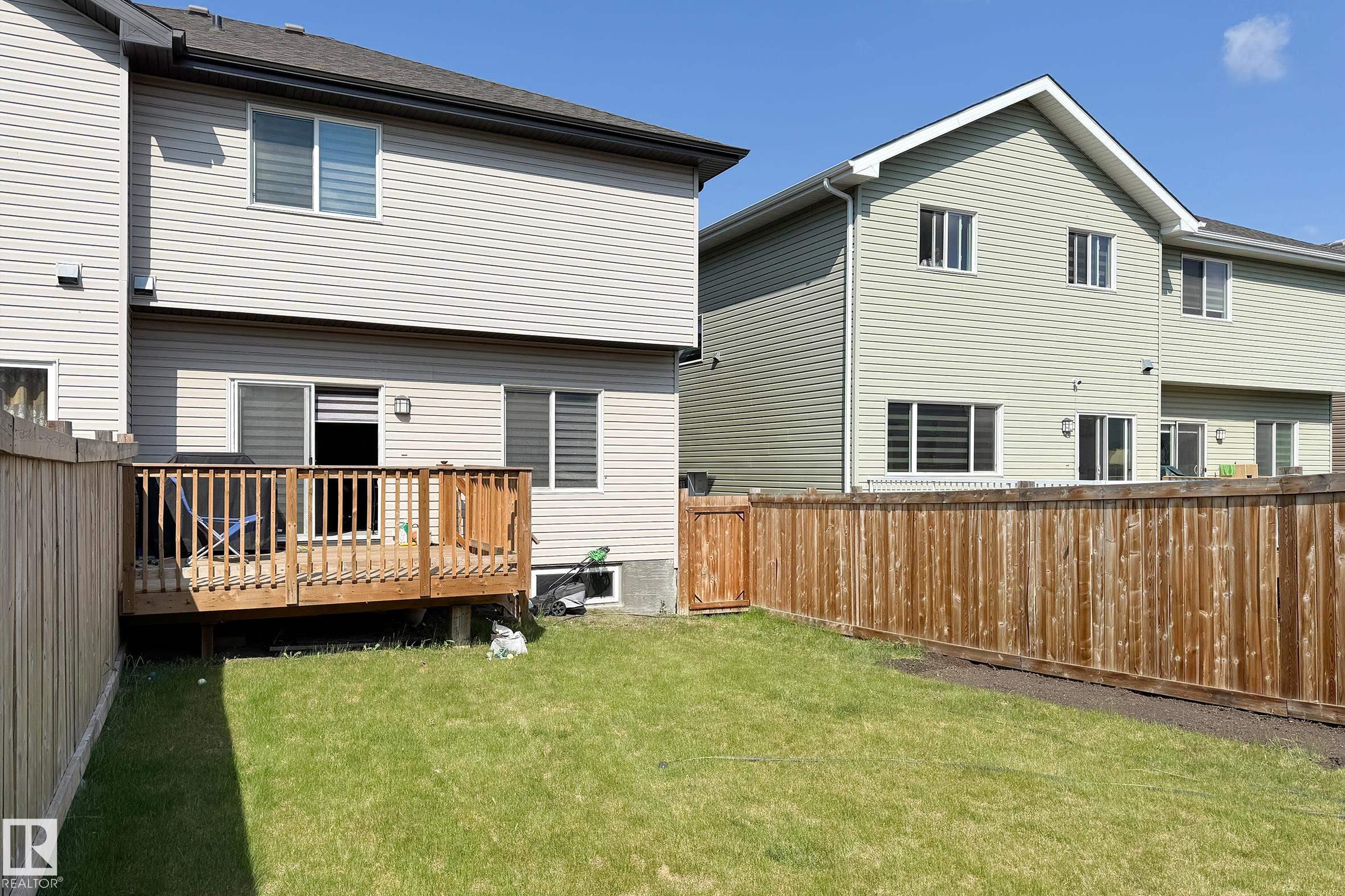 1221 27 Street NW, Laurel, Edmonton