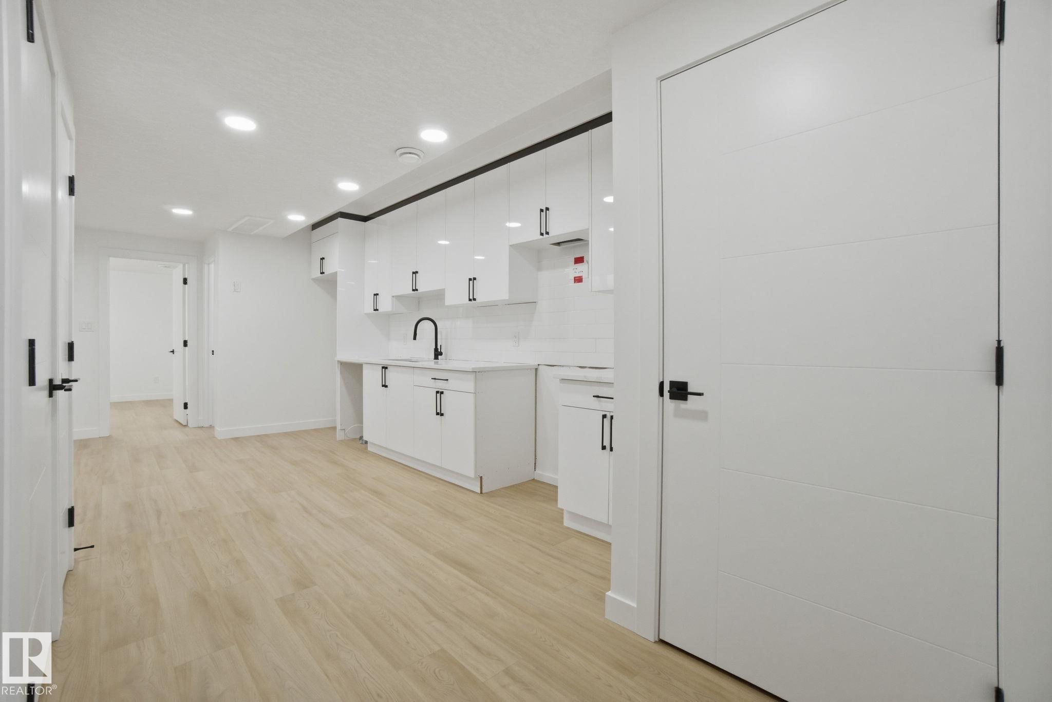 https://zimg.paragon.ice.com/ParagonImages/Property/PM/RAE/225399906/40/0/0/faefe6919894ba2cf87601b1d30465a0/1/270c3996e944e4d3abeefa843abb8427/225399906-E05C3AC9-3B74-47F6-89B5-AFCB1BAE3CA2.JPG