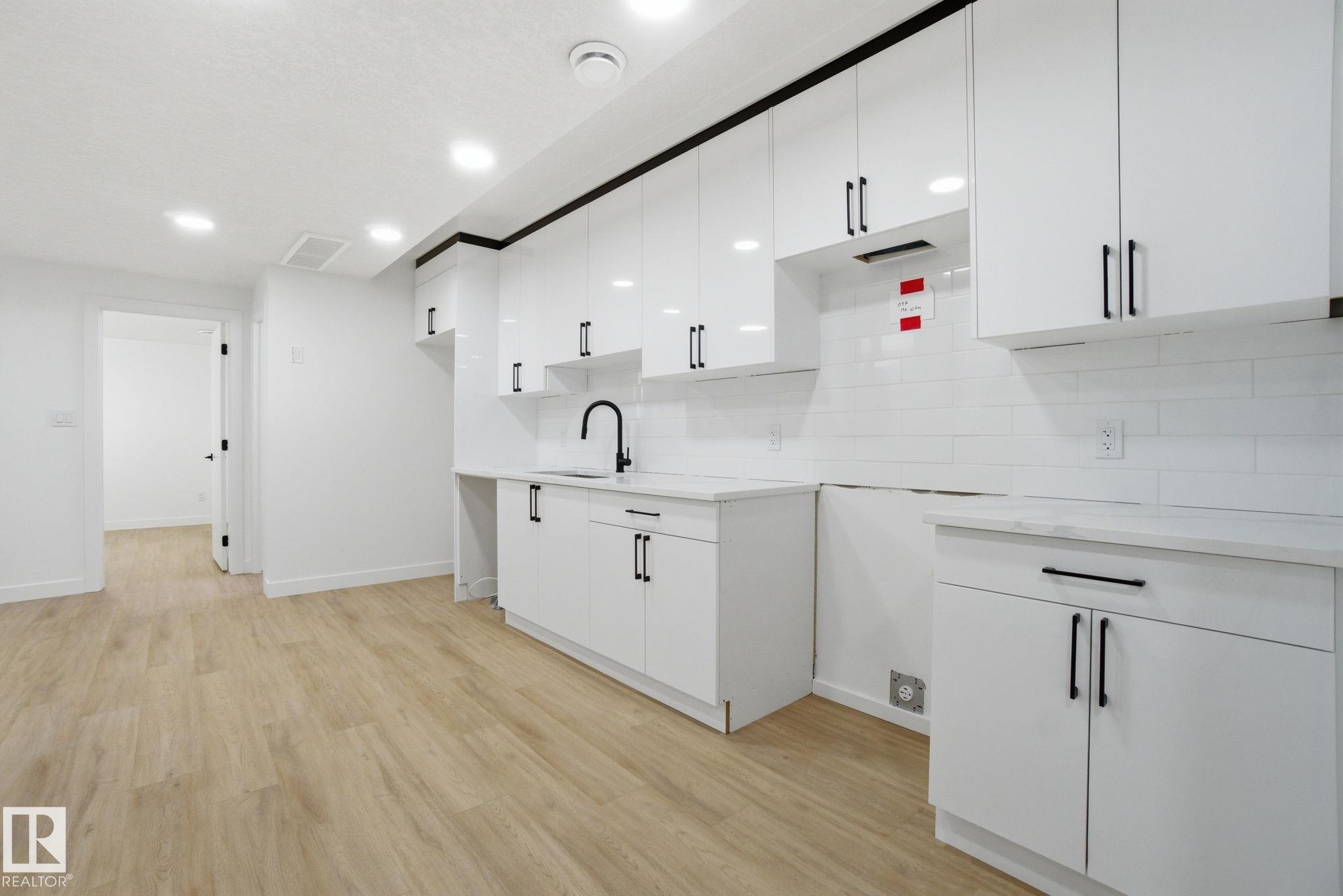https://zimg.paragon.ice.com/ParagonImages/Property/PM/RAE/225399906/46/0/0/1a09ad9aaedc007cb2d819bd32b08207/1/270c3996e944e4d3abeefa843abb8427/225399906-A77BDCCD-51C0-4F66-9234-4D5AE9F8E564.JPG