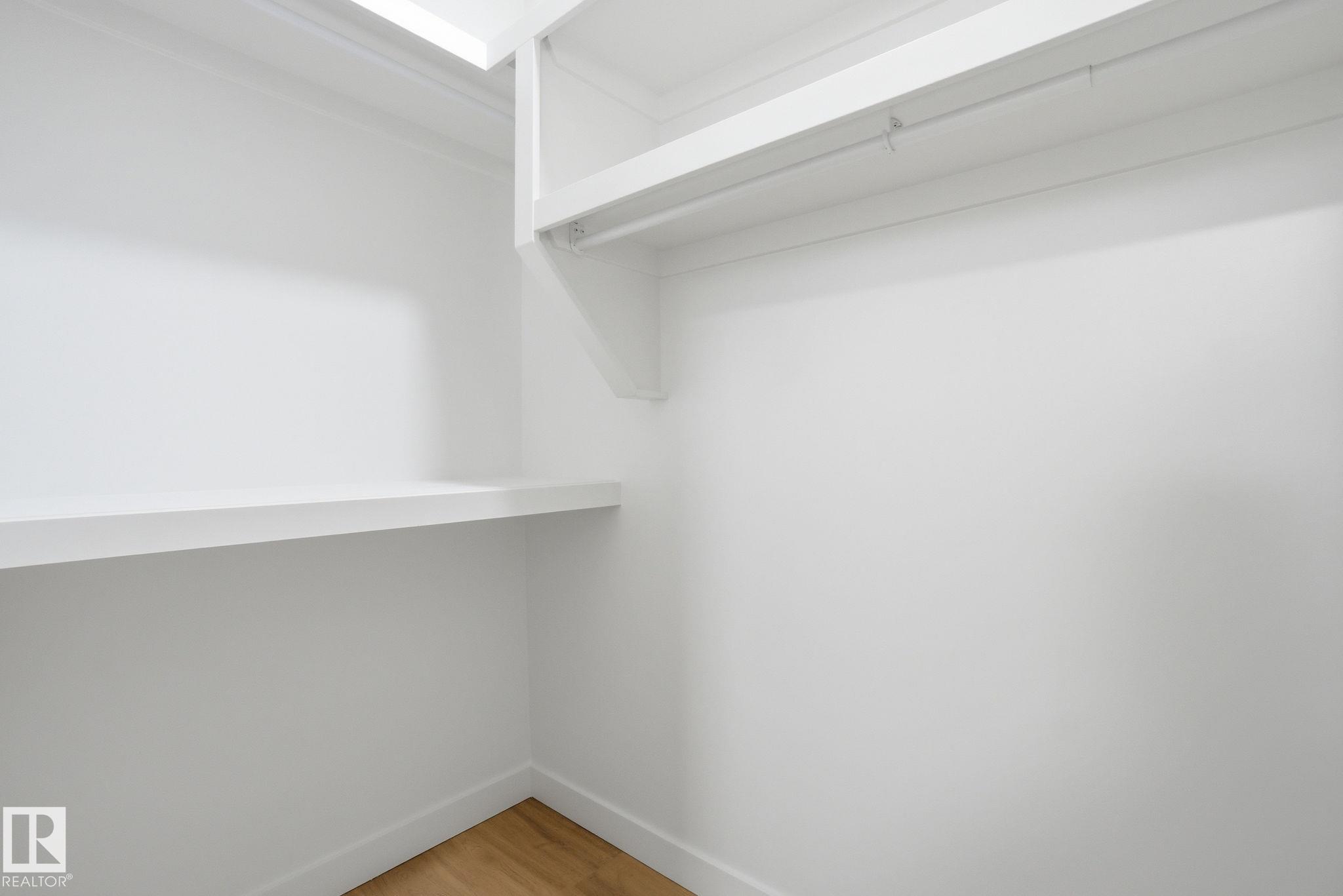 https://zimg.paragon.ice.com/ParagonImages/Property/PM/RAE/225399906/58/0/0/e4a2bf839eb375e2ca9e28100571fd5c/1/270c3996e944e4d3abeefa843abb8427/225399906-AD60D907-0C42-4C02-A681-C036BCF76D41.JPG